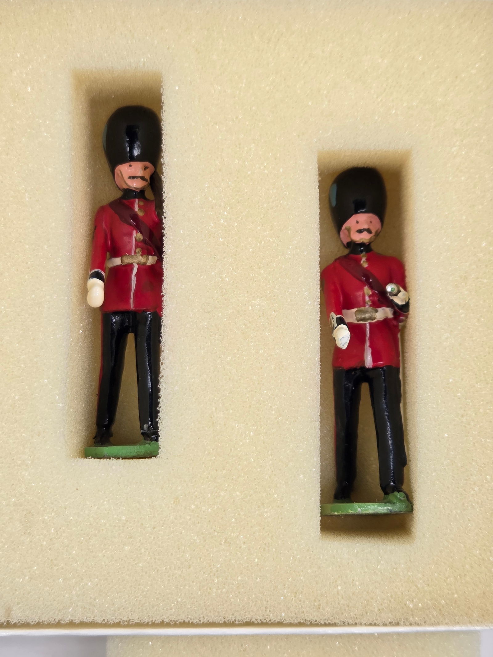 DUCAL MODELS IRISH GUARDS SET 78 - 3