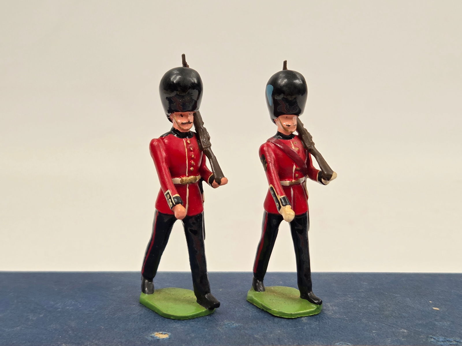 DUCAL MODELS THE COLDSTREAM GUARDS SET NO. 86 - 4