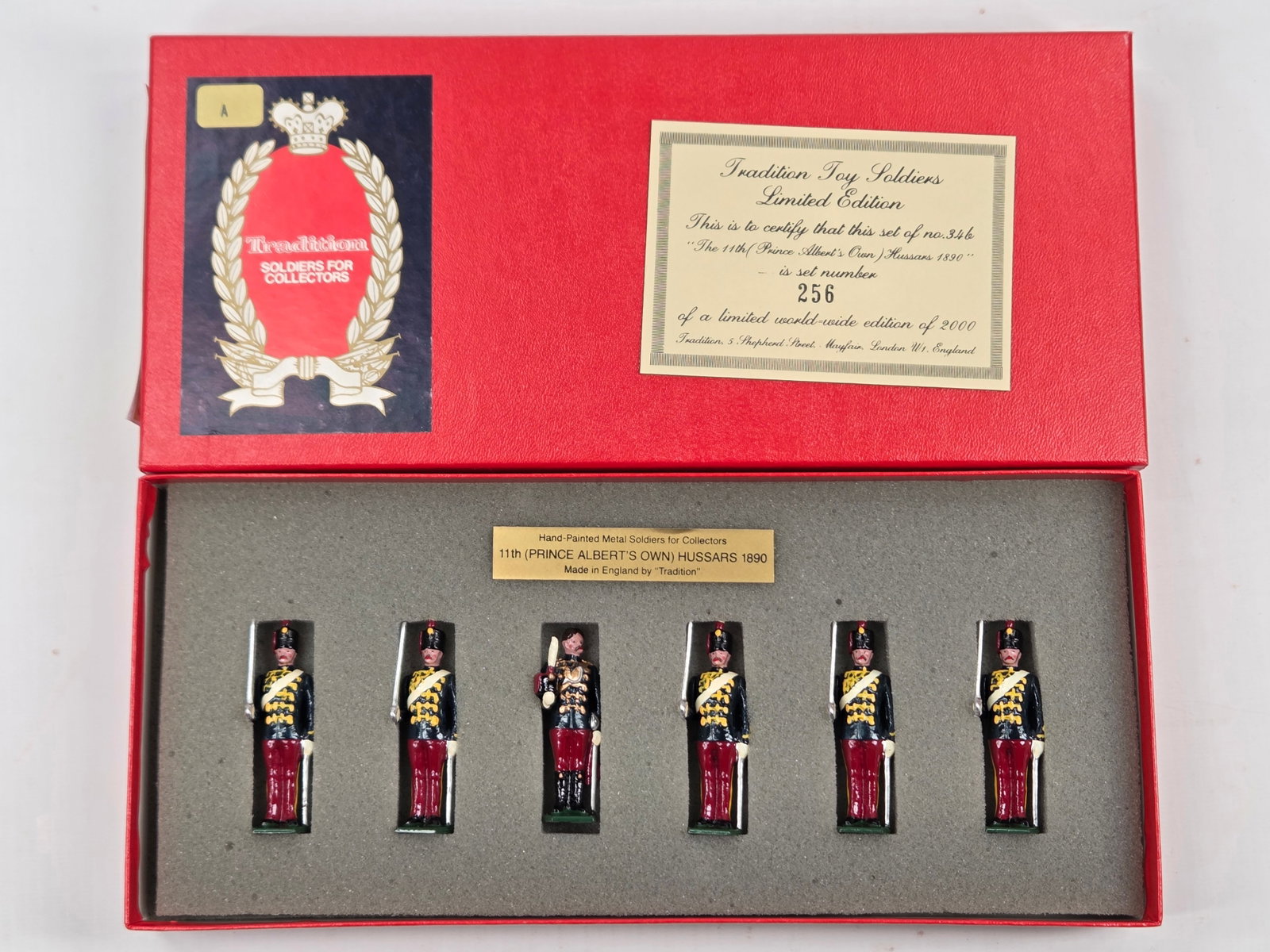 TRADITIONS SET NO. 34B THE 11TH PRINCE ALBERT'S OWN HUSSARS: SET REMAINS IN VERY GOOD CONDITION WITH BOX.
