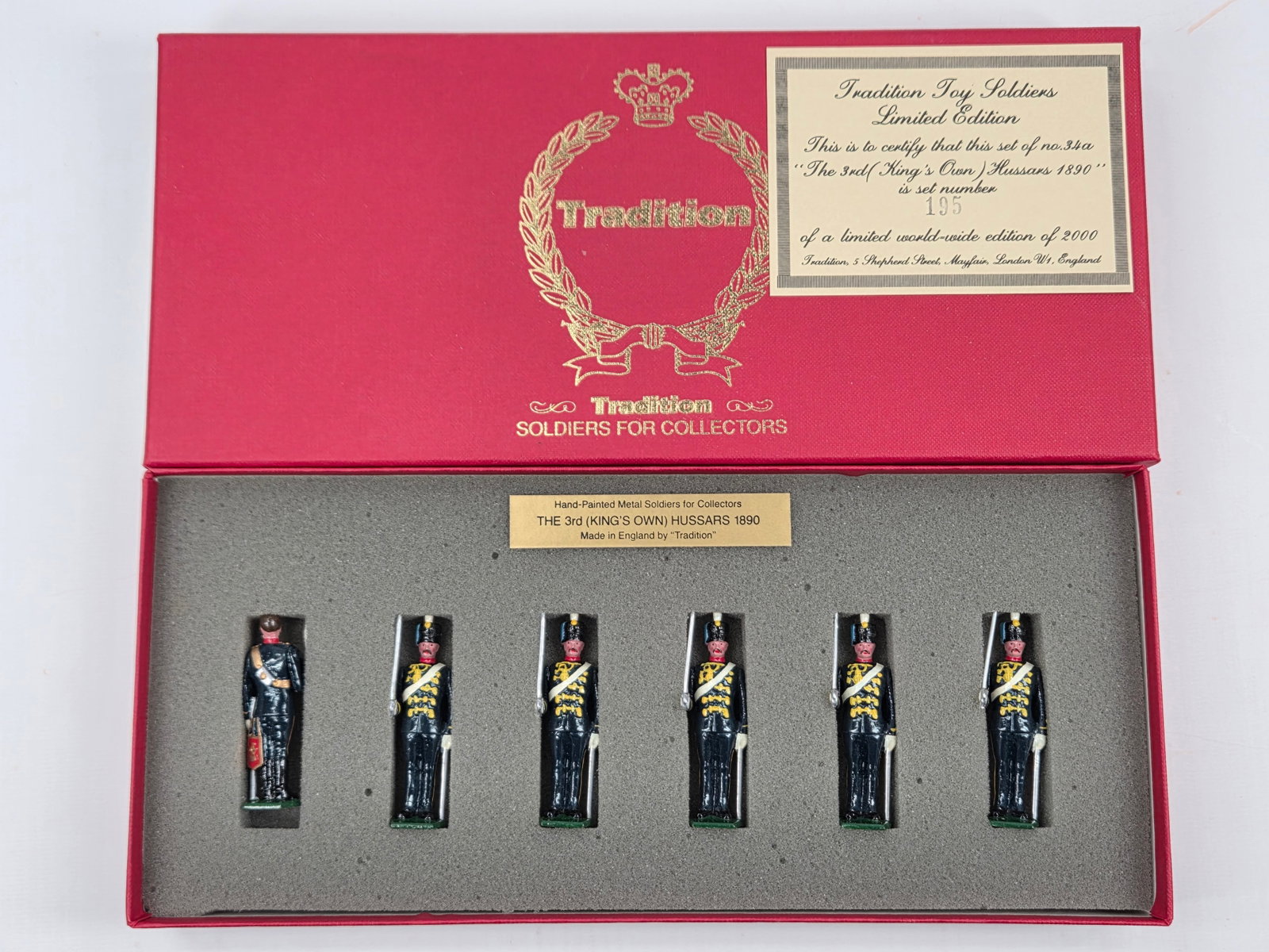 TRADITIONS SET NO. 34A THE 3RD KING'S OWN HUSSARS: SET REMAINS IN VERY GOOD CONDITION WITH BOX.