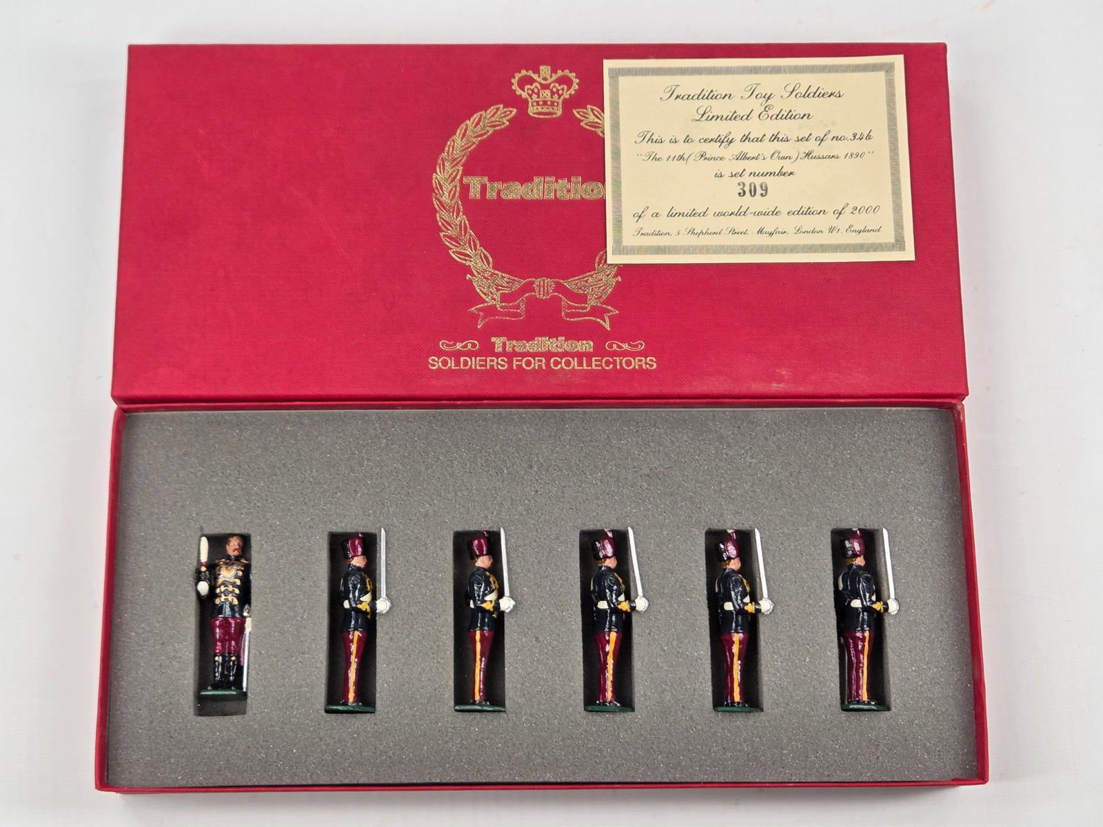 TRADITIONS SET NO. 34B THE 11TH PRINCE ALBERT'S OWN HUSSARS: SET REMAINS IN VERY GOOD CONDITION WITH BOX.