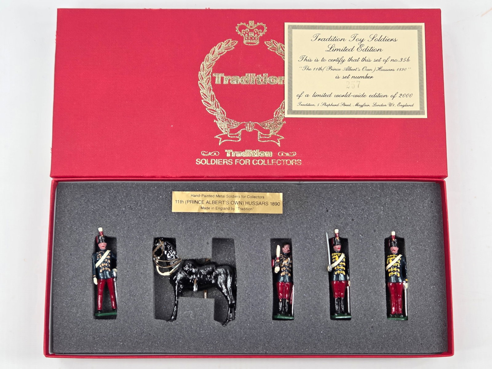 TRADITIONS SET NO. 35B THE 11TH PRINCE ALBERT'S OWN HUSSARS: SET REMAINS IN VERY GOOD CONDITION WITH BOX.