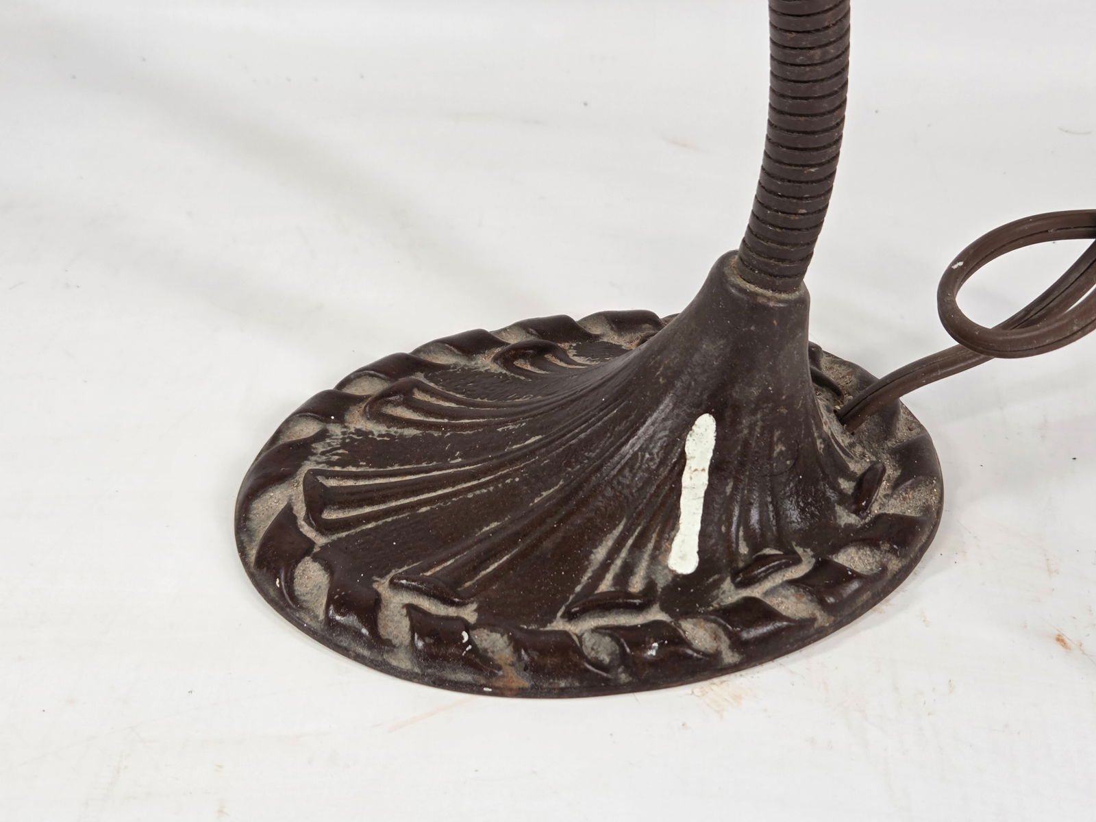 ANTIQUE GOOSENECK ADJUSTABLE TABLE LIGHT - 2