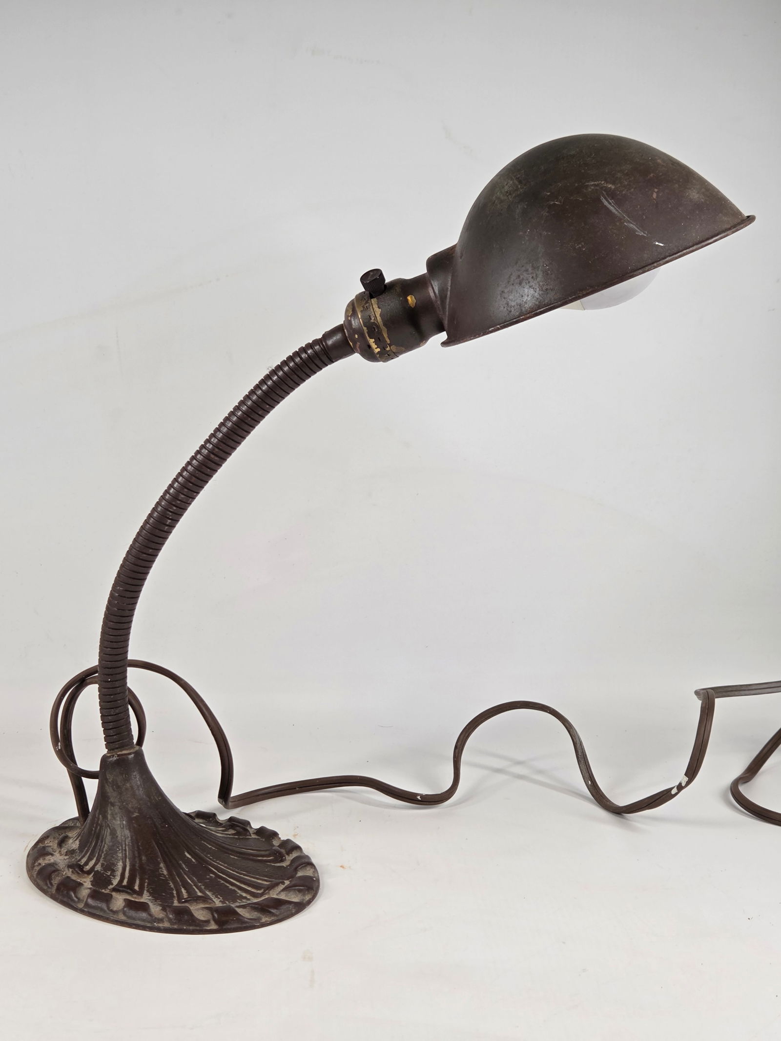 ANTIQUE GOOSENECK ADJUSTABLE TABLE LIGHT - 3