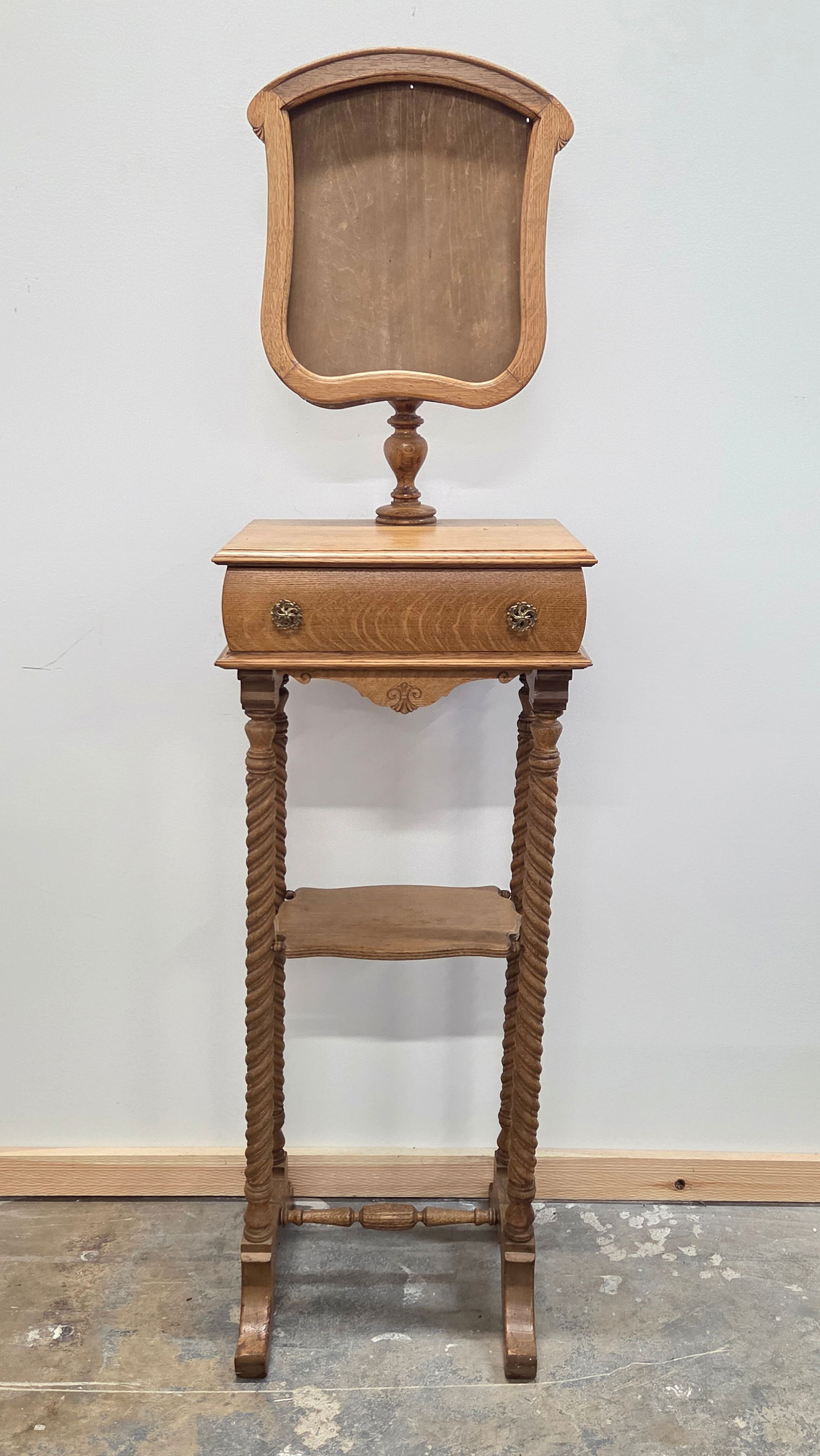 VICTORIAN OAK SHAVING STAND MIRROR: REMAINS IN FAIR TO GOOD CONDITION, SHOWING SOME TYPICAL WEAR. THE GLASS MIRROR PIECE IS MISSING. FRAME LOOSE. **PLEASE NOTE** THIS ITEM IS NOT AVAILABLE FOR SHIPPING. PICKUP ONLY PLEASE.
