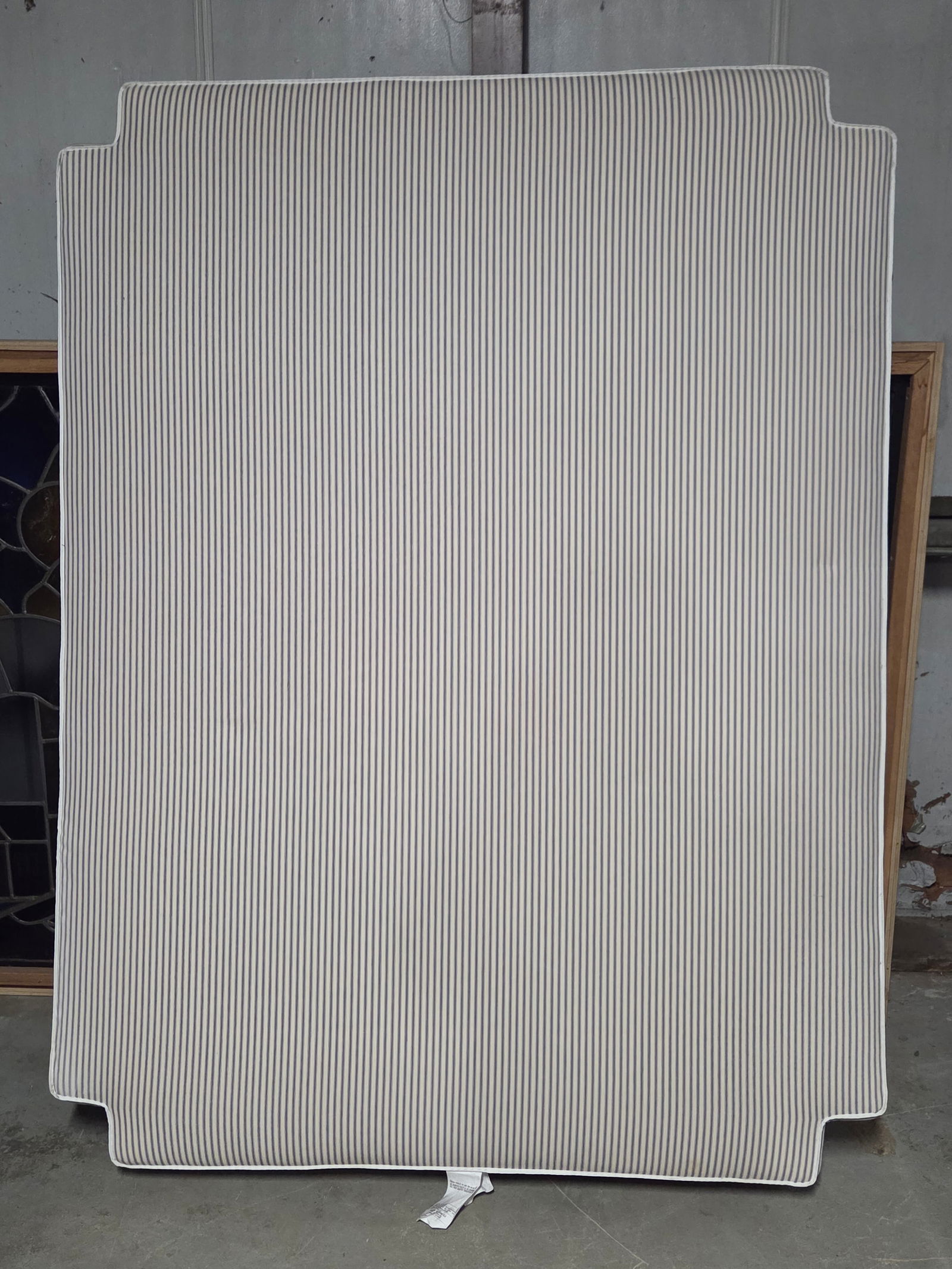 LARGE CUSTOM MATTRESS & BOX SPRING BEDDING SET - 3