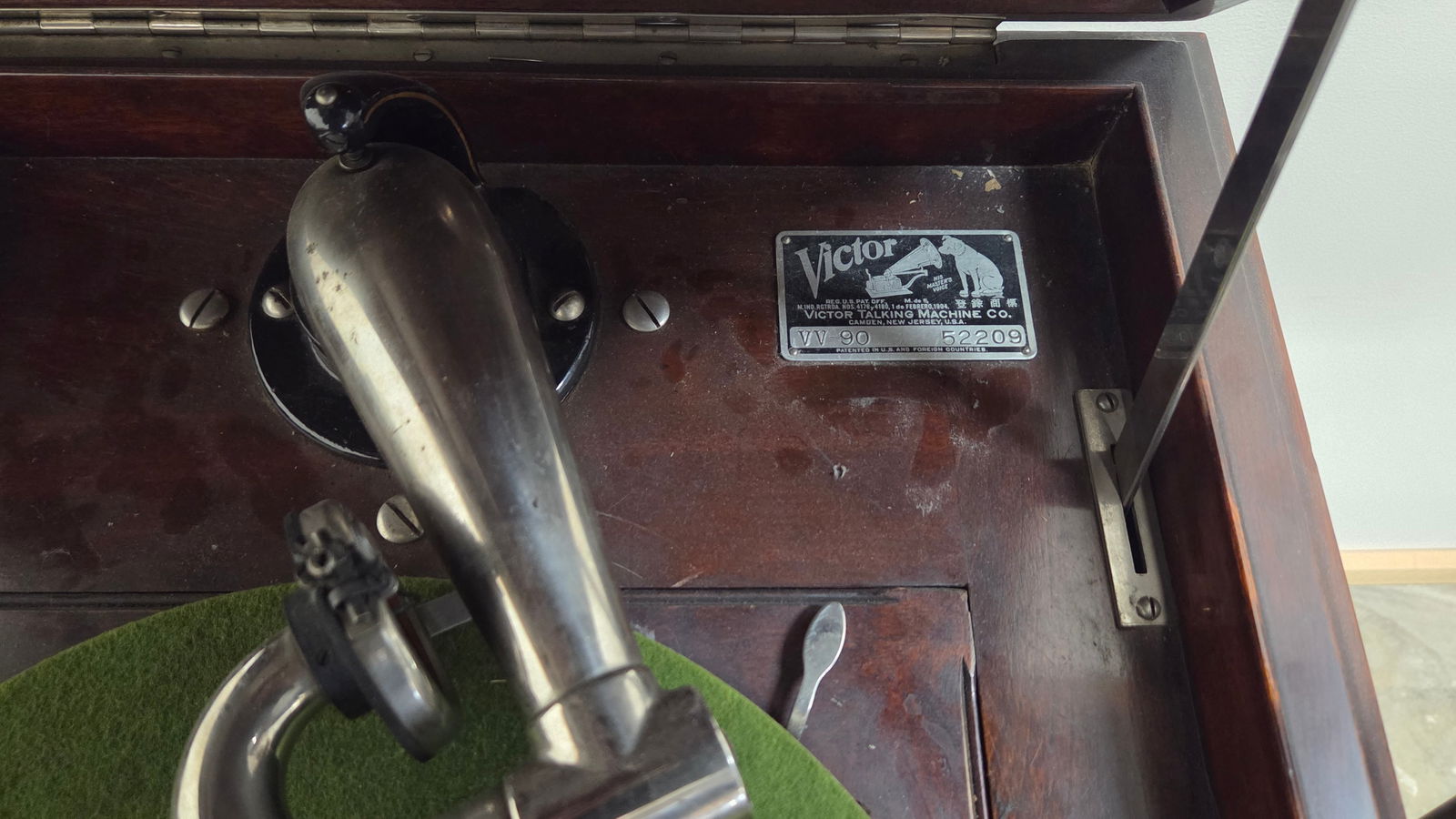 VICTOR VICTROLA VV 90 TALKING MACHINE - 4