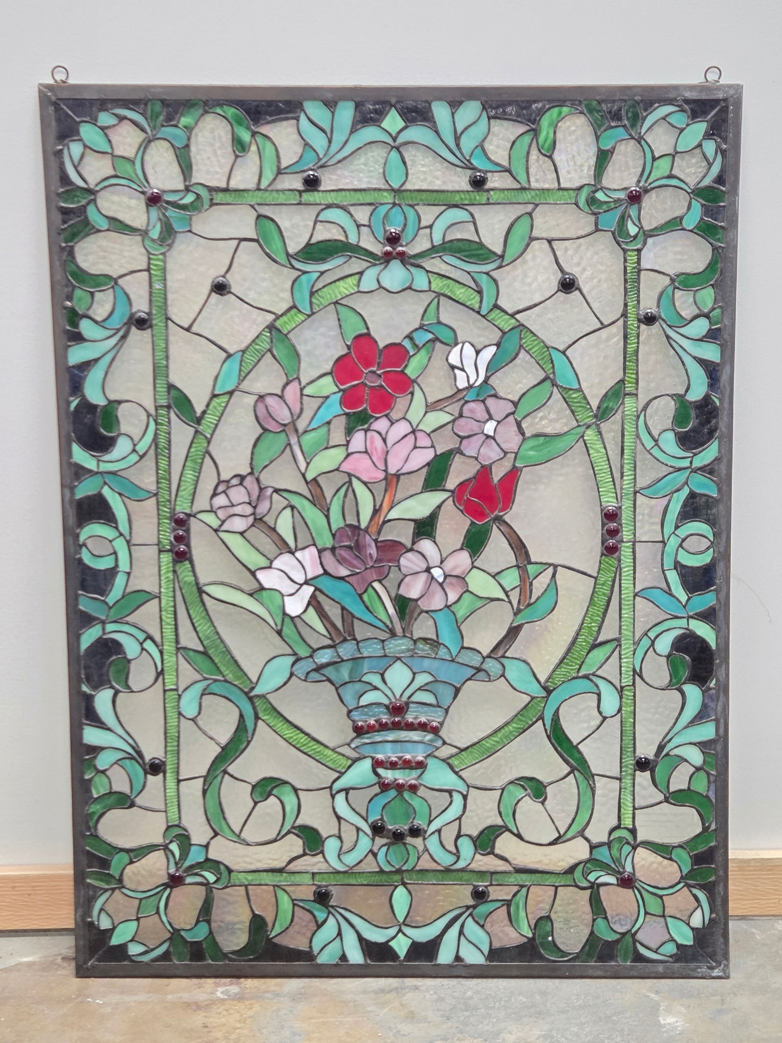 CONTEMPORARY FLORAL STAINED GLASS WINDOW: REMAINS IN GOOD CONDITION, SHOWING SOME TYPICAL WEAR.