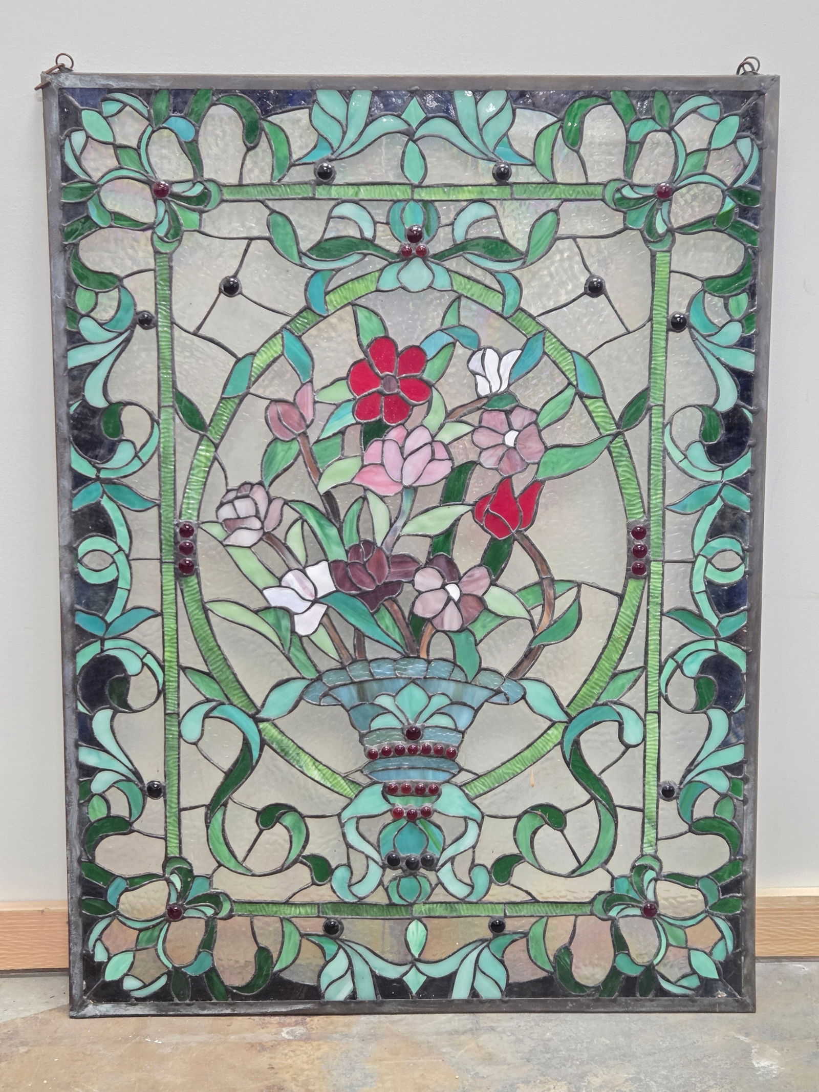 CONTEMPORARY FLORAL STAINED GLASS WINDOW: REMAINS IN GOOD CONDITION, SHOWING SOME TYPICAL WEAR.