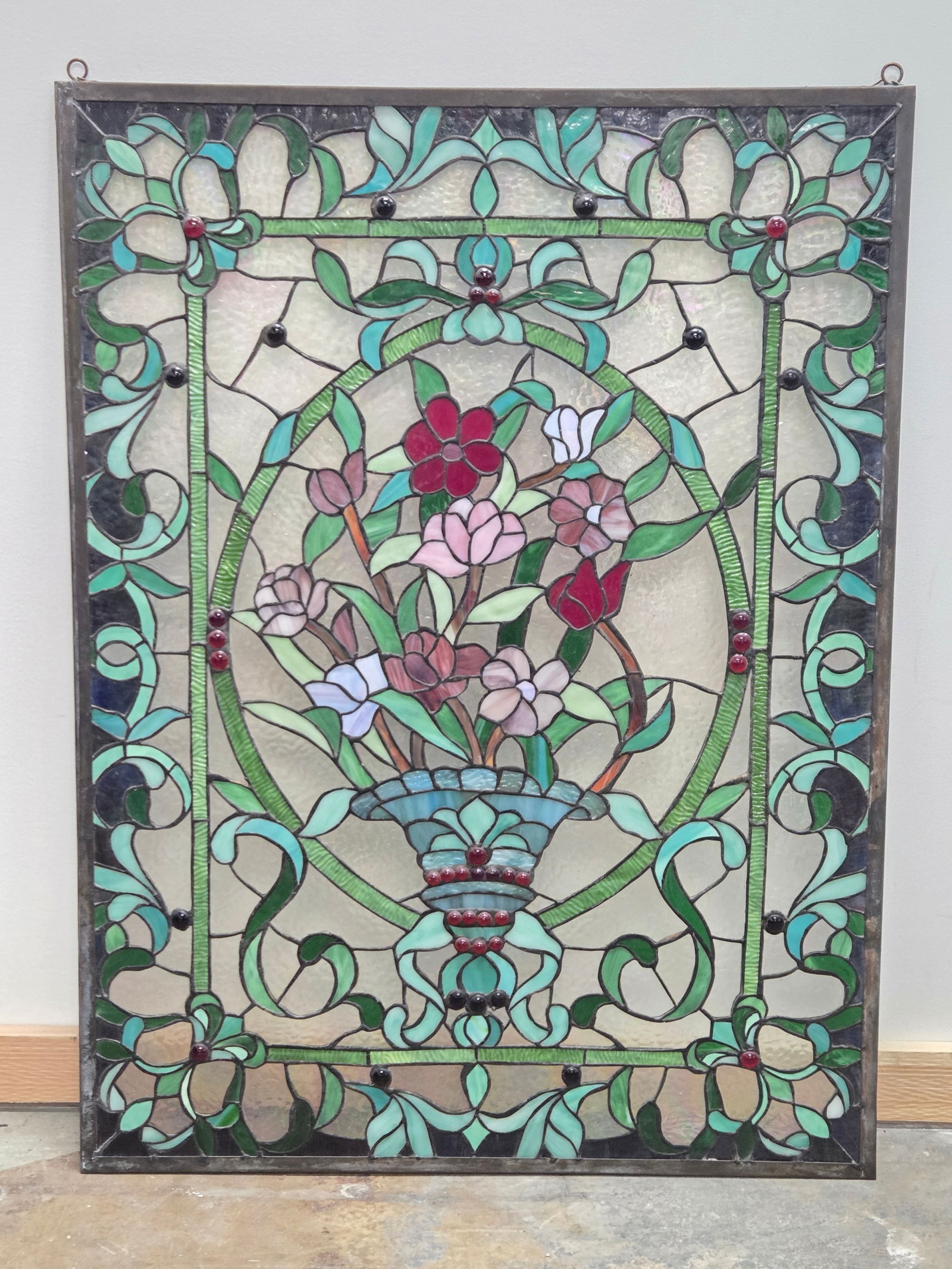 CONTEMPORARY FLORAL STAINED GLASS WINDOW: REMAINS IN GOOD CONDITION, SHOWING SOME TYPICAL WEAR.
