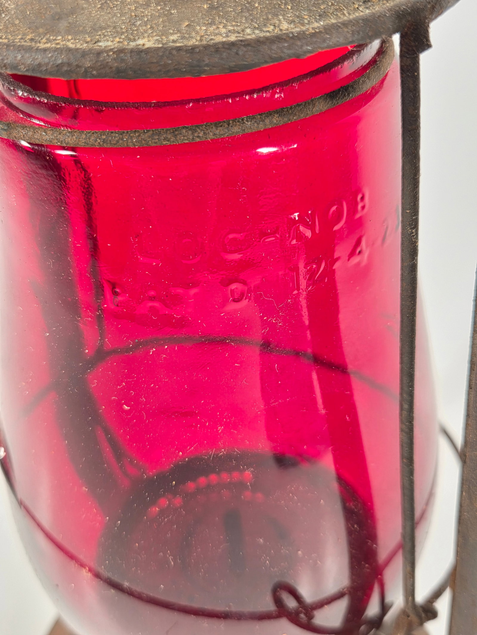 DIETZ LANTERN W/ RED GLOBE - 4