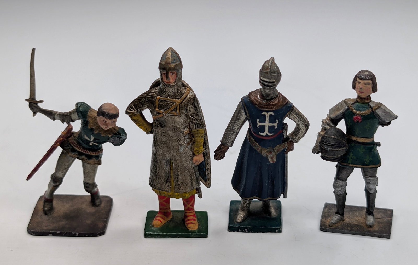 VARIOUS BAND HAND PAINTED MEDIEVAL KNIGHTS: ALL REMAIN IN FAIR TO GOOD CONDITION, TWO WITH BROKEN ARMS.