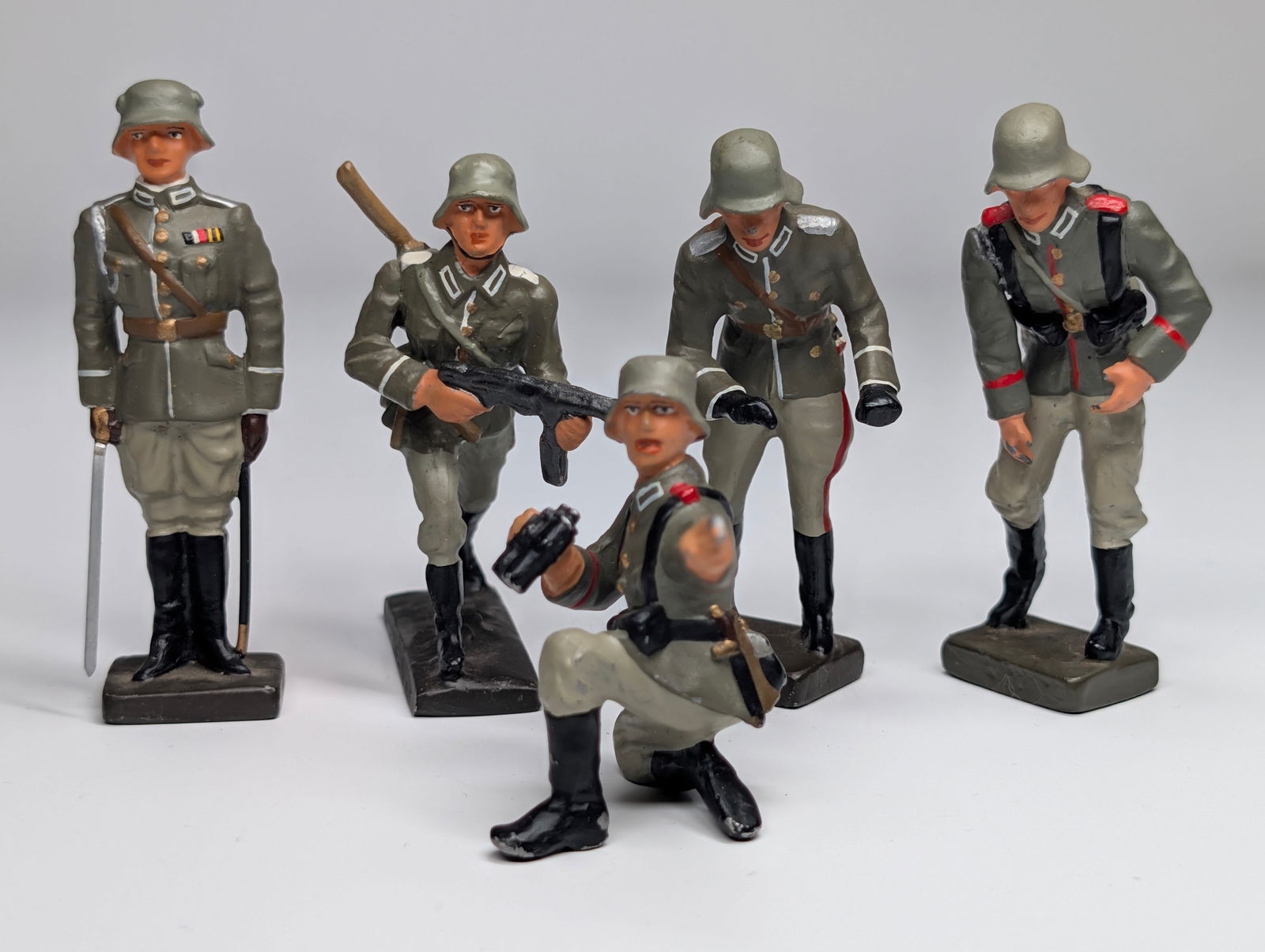 SET OF 5 LINEOL HAND PAINTED LEAD SOLDIERS (1 of 8)