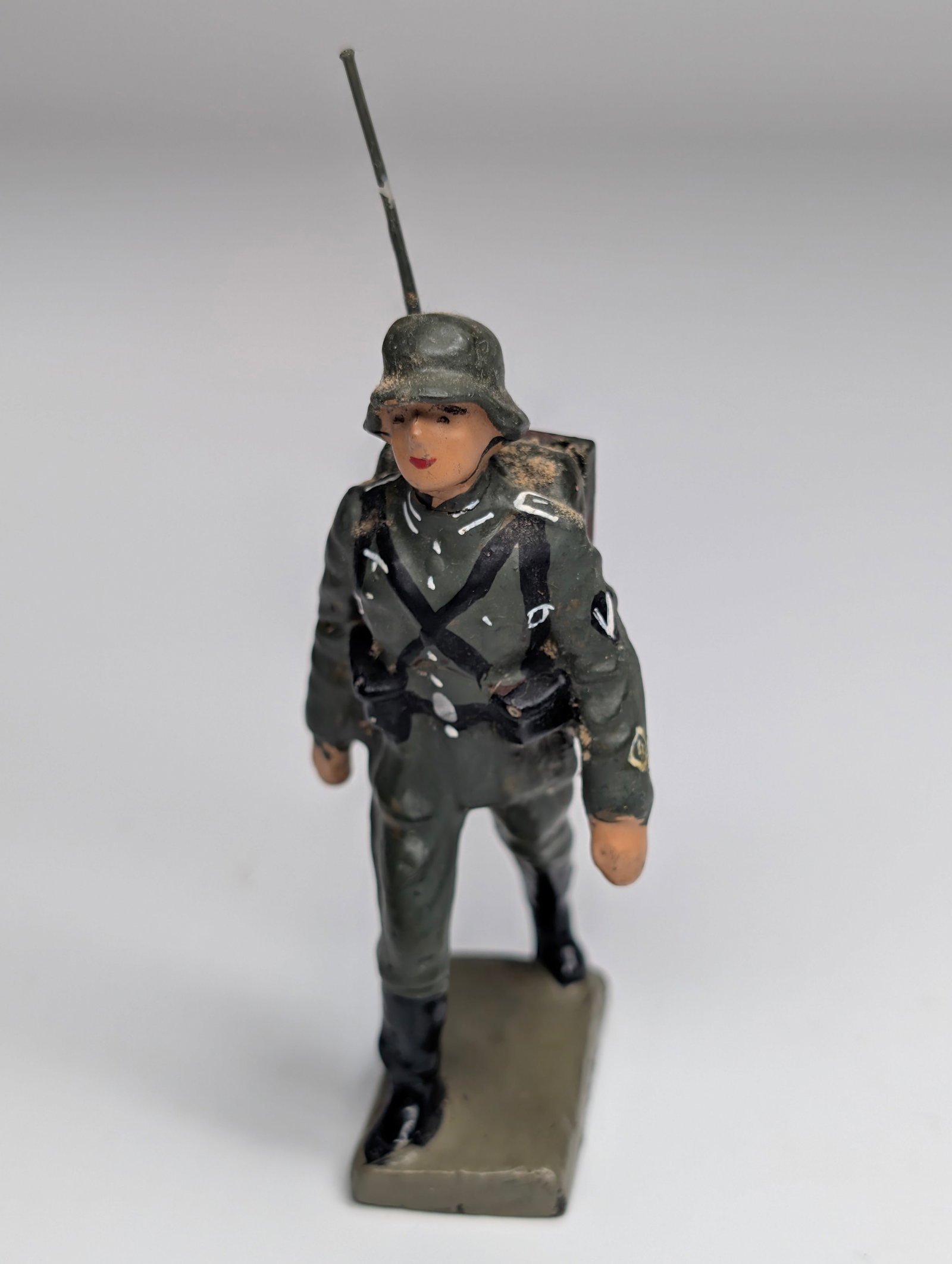 3) GERMAN COMPOSITION ELASTOLIN SOLDIERS - 4