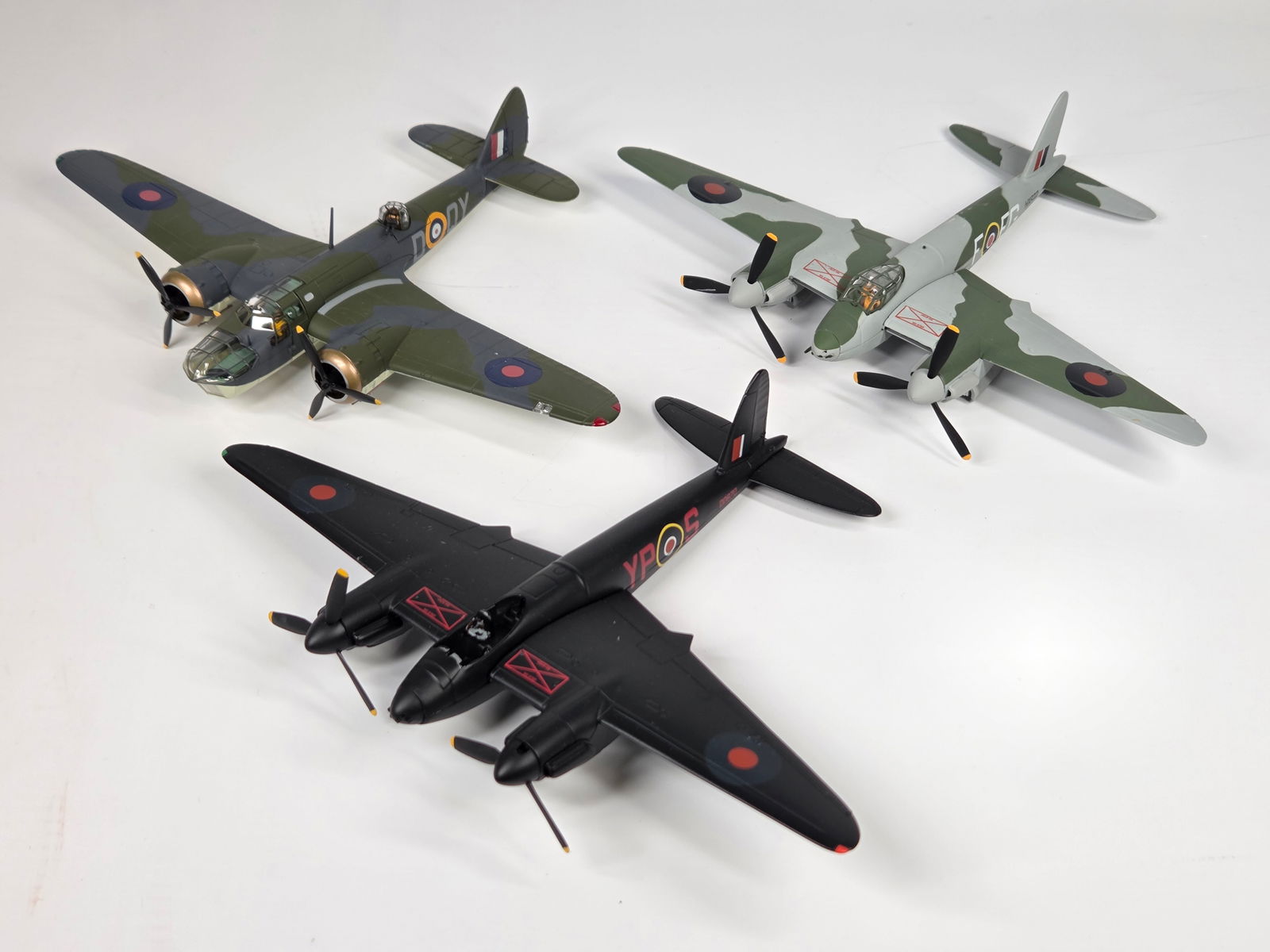 VARIOUS BRAND DIECAST AIRPLANES (1 of 8)