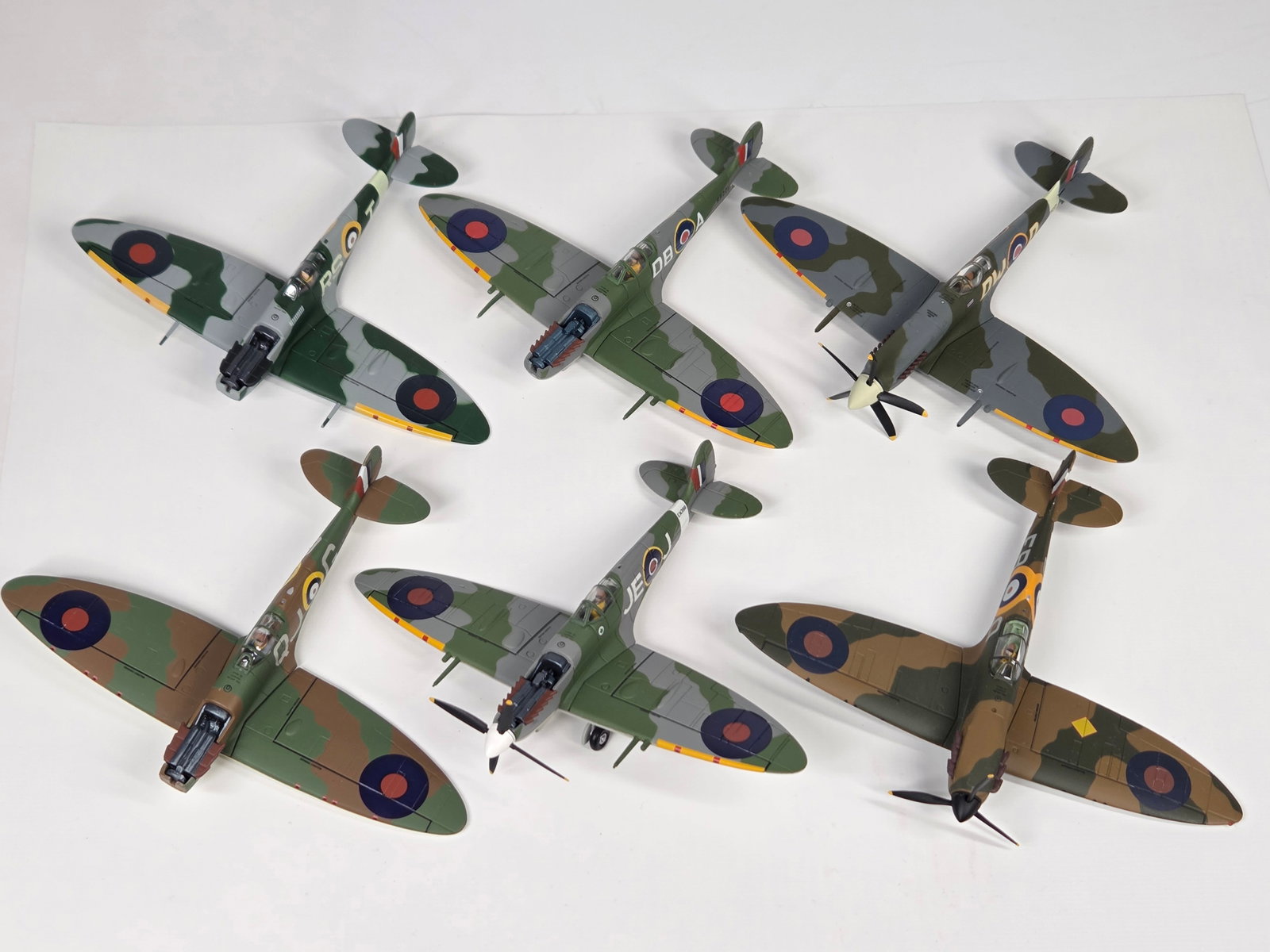 VARIOUS BRAND DIECAST AIRPLANES (1 of 9)