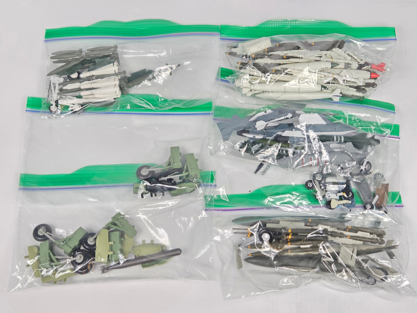 VARIOUS BRAND DIECAST AIRPLANE PARTS / PIECES: PARTS / PIECES ACCESSORIES LOT. ALL SHOWING SOME TYPICAL WEAR.