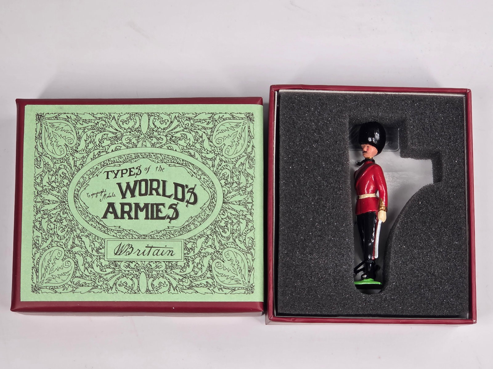 BRITAIN 49008 HALF BOOTED IRISH GUARDS OFFICER 1908: REMAINS IN EXCELLENT CONDITION W/ BOX