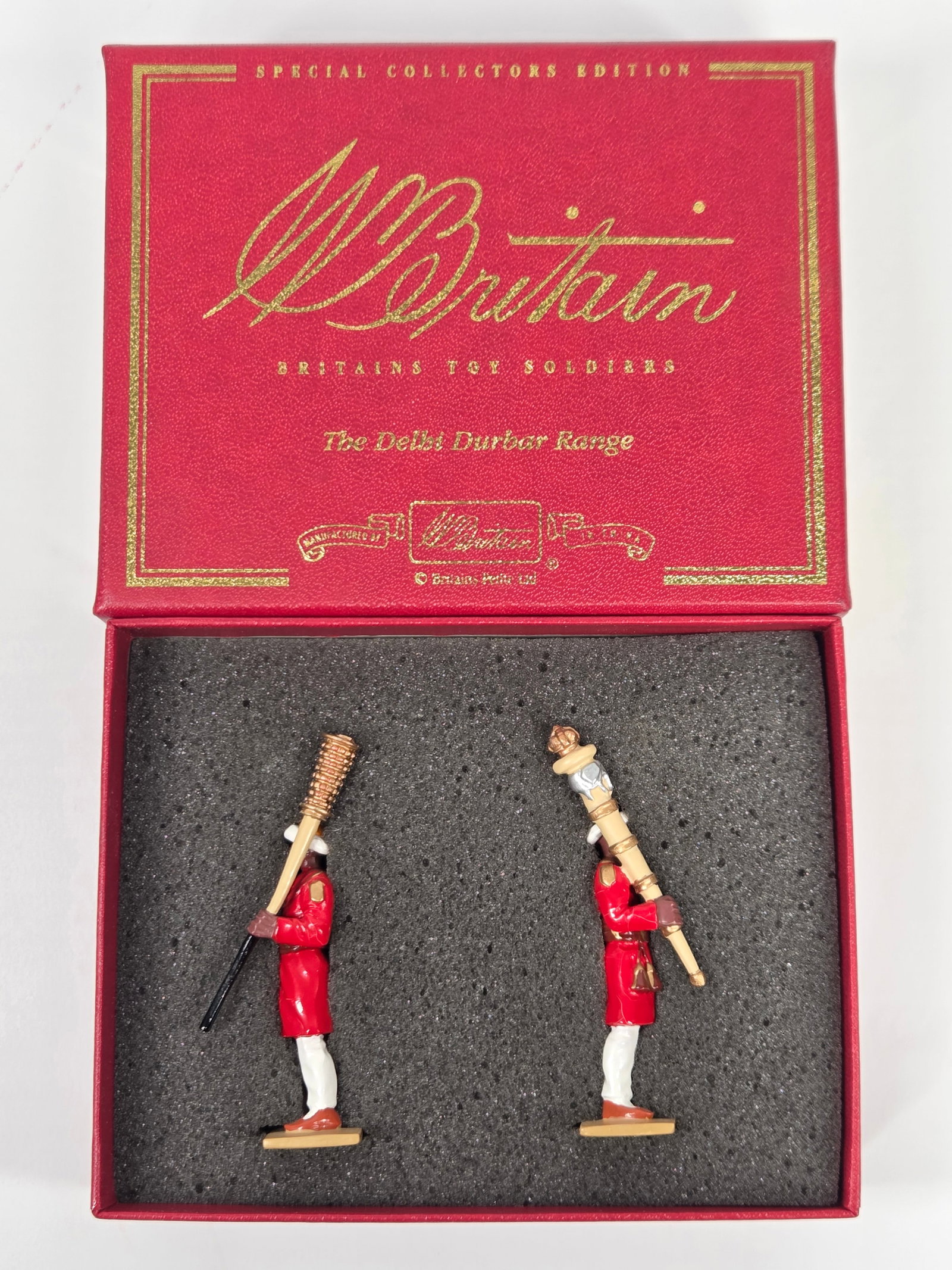 BRITAIN 00132 DELHI DURBAR RANGE MACE BEARER: REMAINS IN EXCELLENT CONDITION WITH BOX.