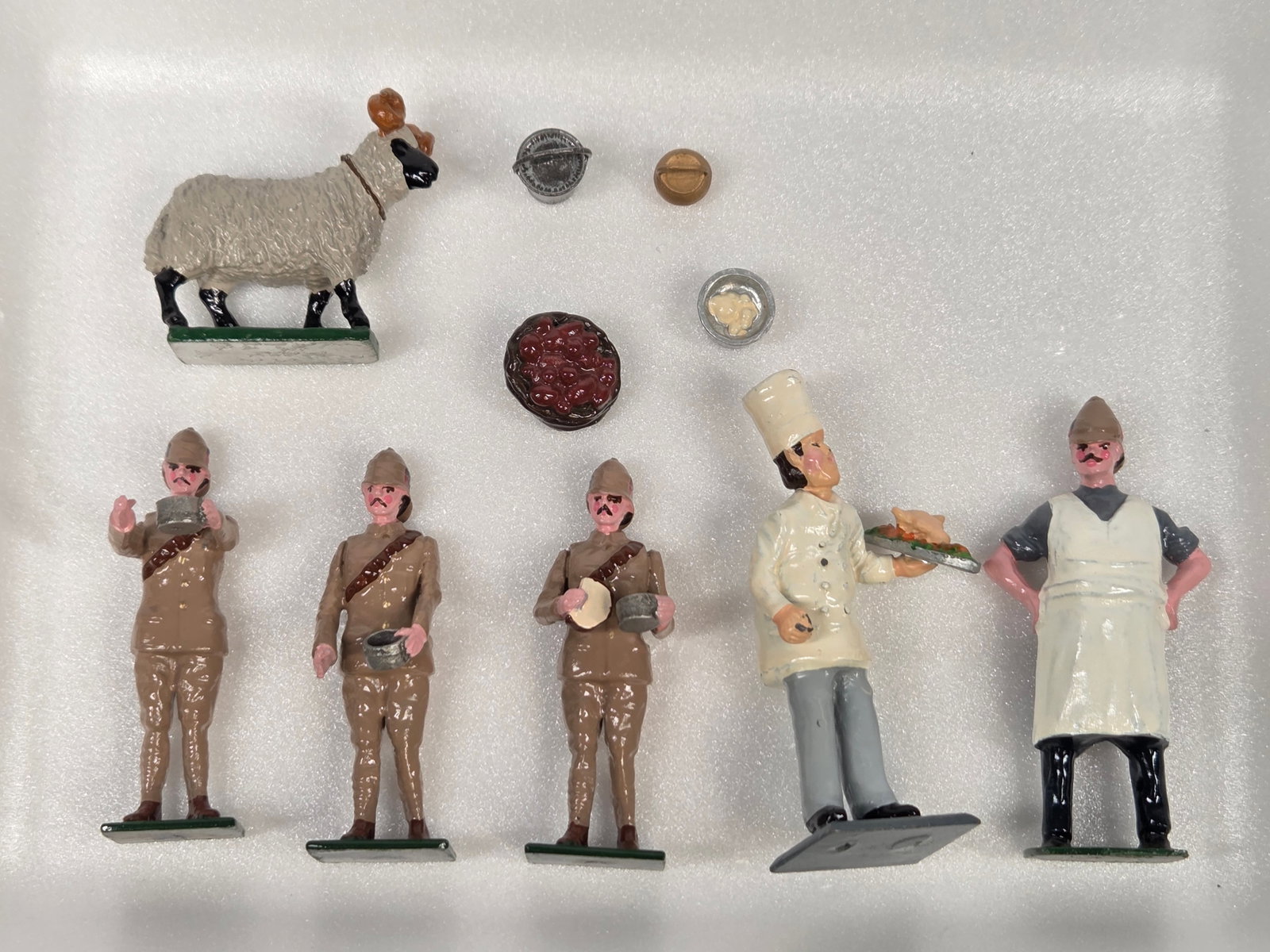 VARIOUS BRAND LEAD SOLDIERS, CHEFS, MASCOT & ACCESSORIES: ALL REMAIN IN VERY GOOD CONDITION.