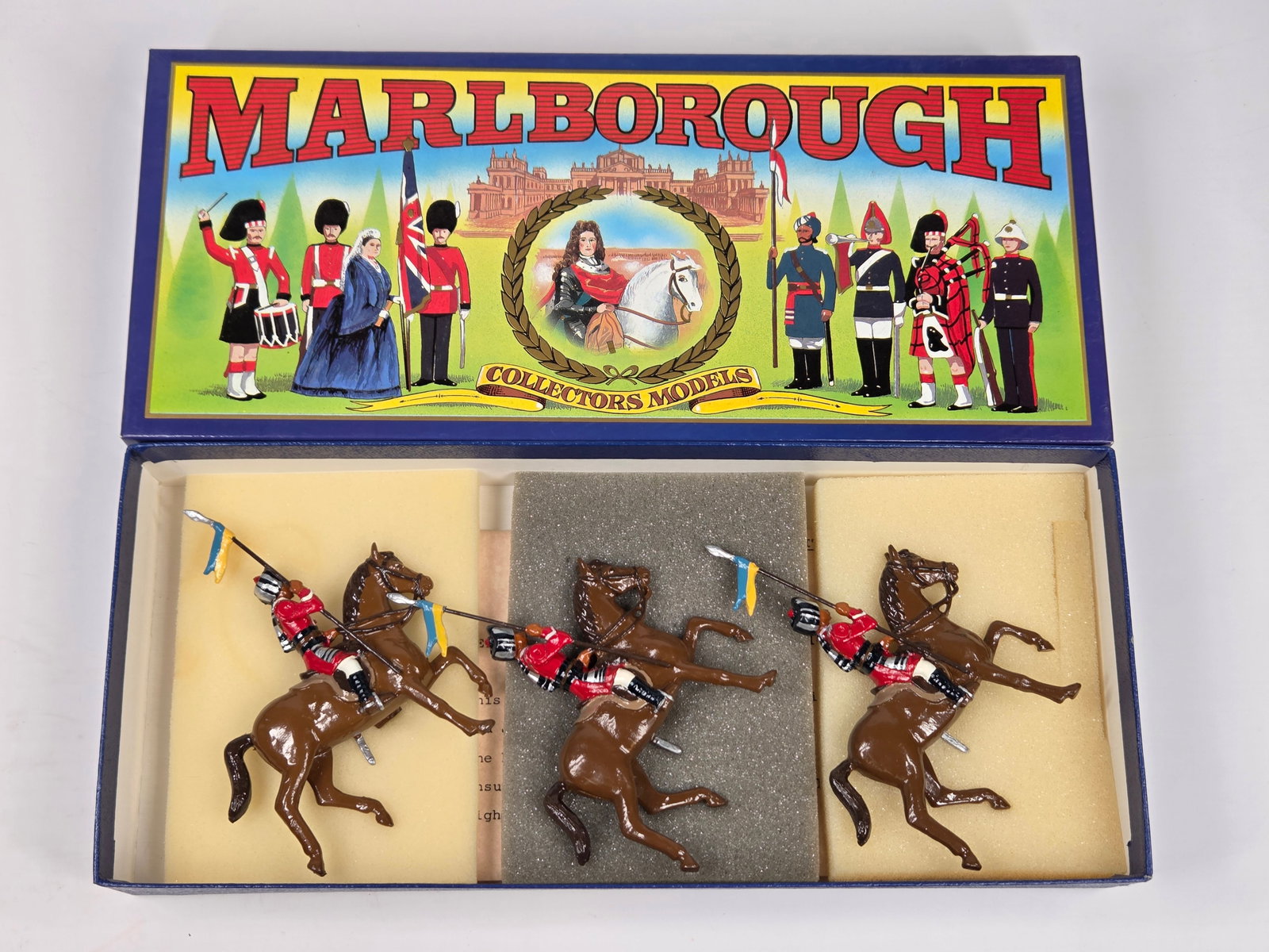 MARLBOROUGH D41 ALWAR LANCERS SET: SET REMAINS IN VERY GOOD CONDITION WITH BOX.