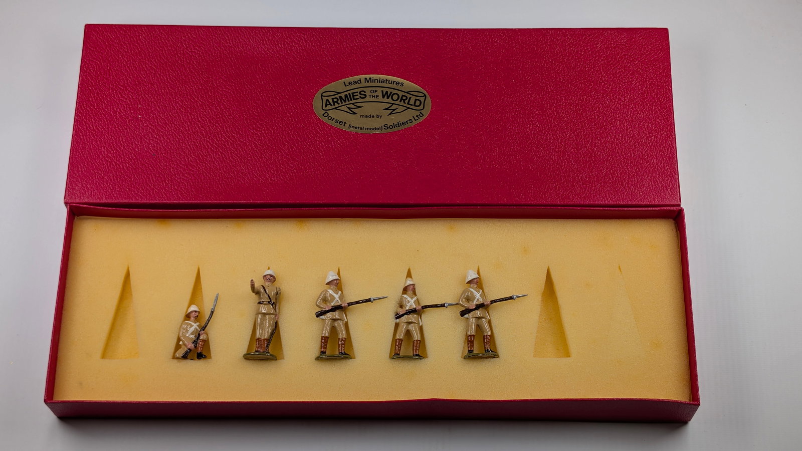 DORSET SOLDIERS LTD. SET OF 5 SOLDIERS: SET REMAINS IN VERY GOOD CONDITION WITH BOX.