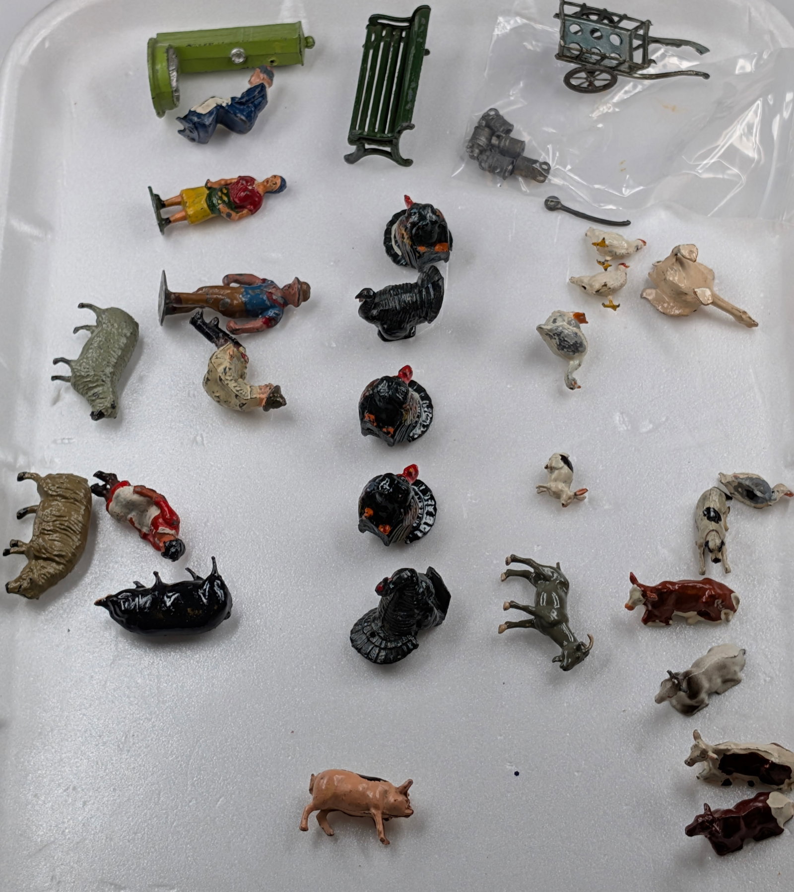 VARIOUS VINTAGE BRITAIN LEAD FARM ANIMALS & FIGURES: ALL REMAIN IN GOOD CONDITION, SHOWING SOME TYPICAL WEAR.