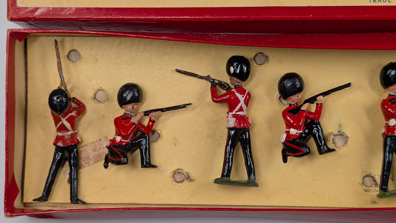 VINTAGE BRITAIN COLDSTREAM GUARDS - 2