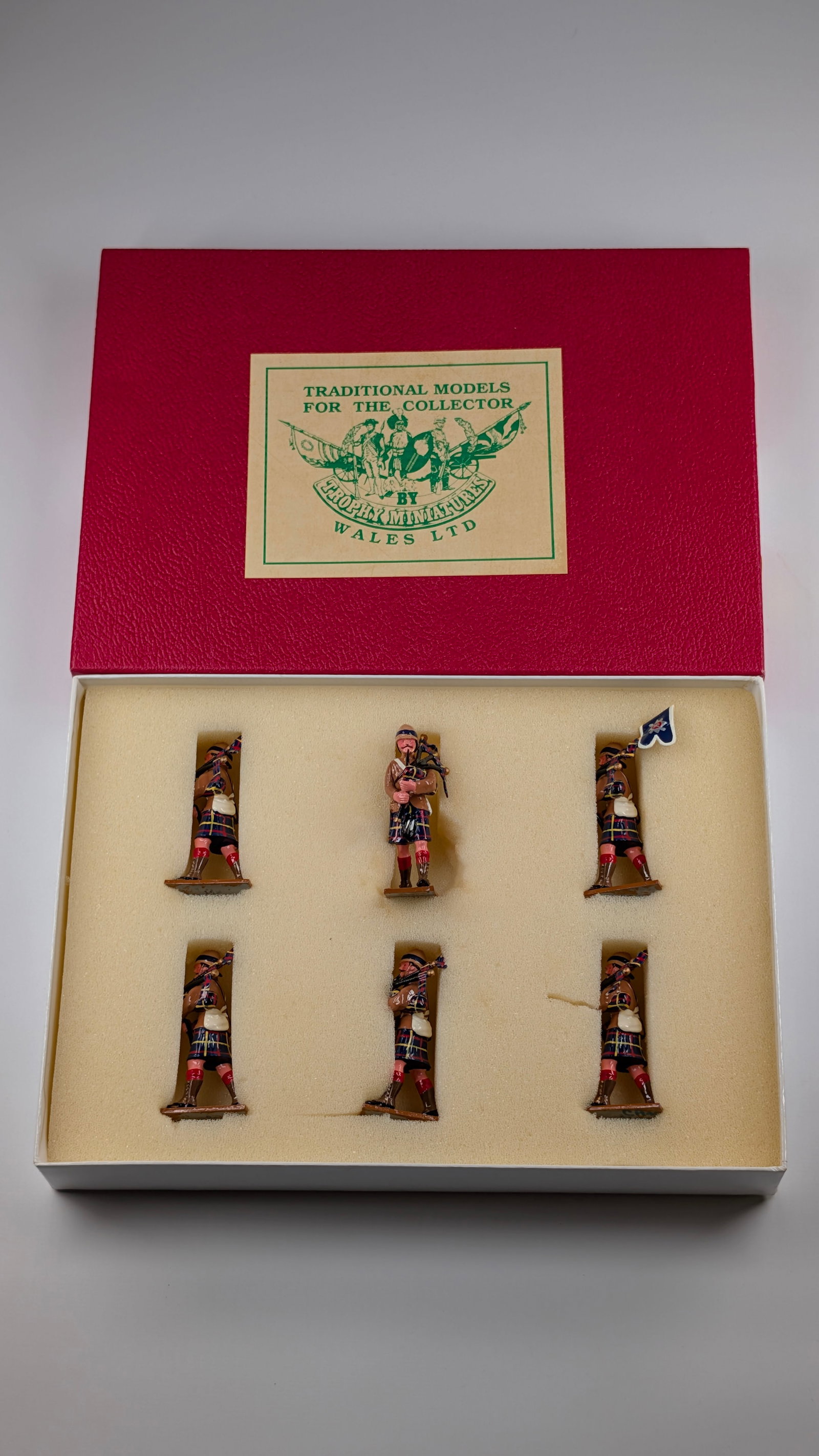 TROPHY MINIATURES HP3 HIGHLAND BRIGADE KHAKI: SET REMAINS IN VERY GOOD CONDITION WITH BOX.