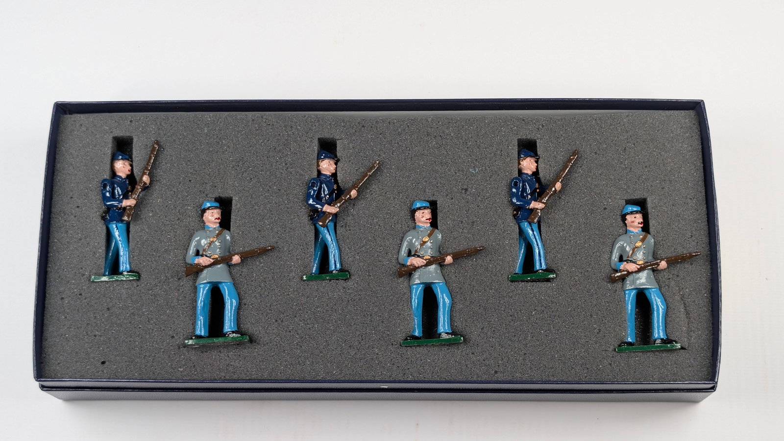 SET OF 6 HAND PAINTED CIVIL WAR SOLDIERS: ALL REMAIN IN VERY GOOD CONDITION, SHOWING LIGHT WEAR. CUSTOM BOX.