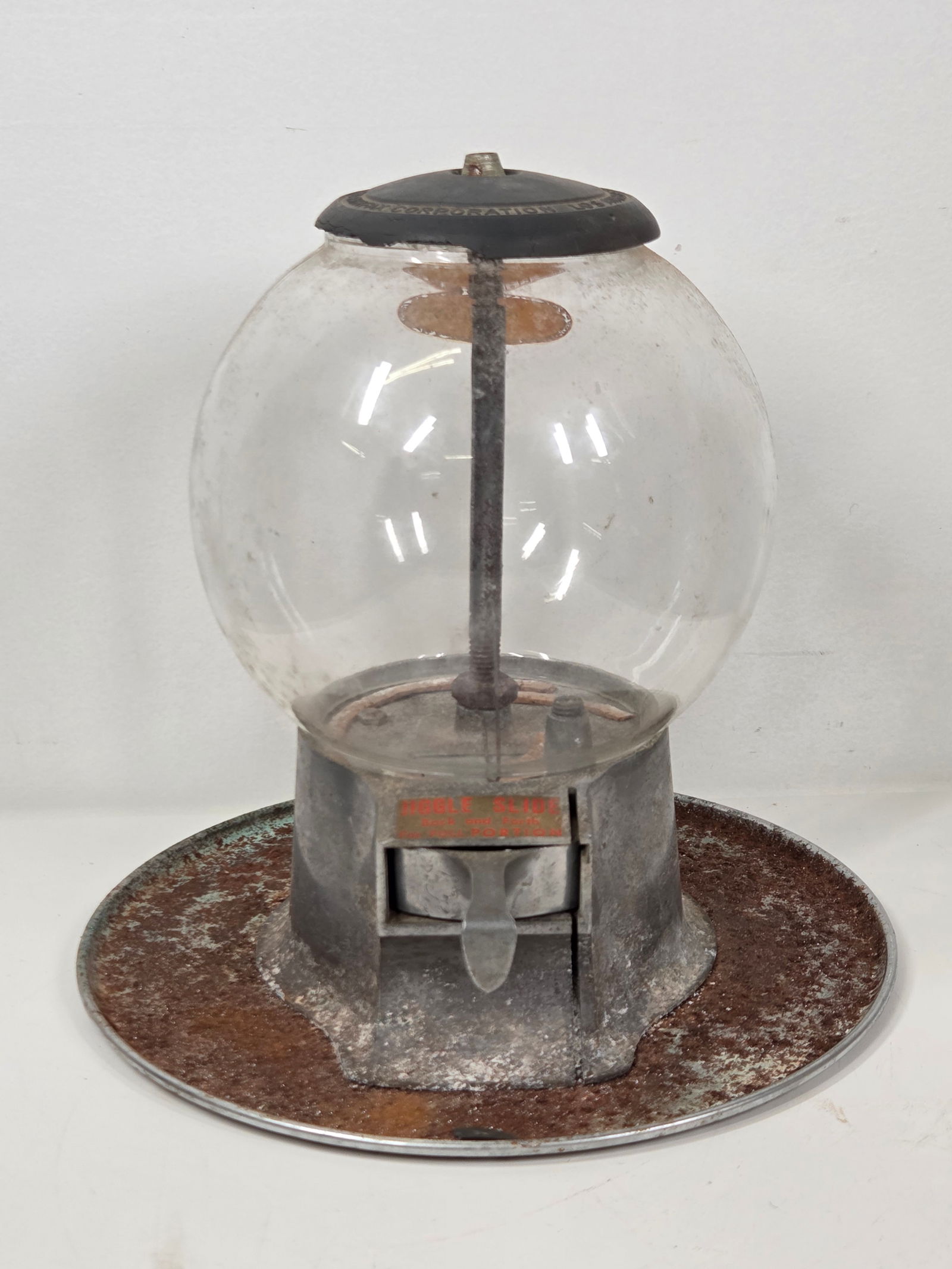 ADAMS FAIRFAX 5 CENT VENDING MACHINE: REMAINS IN POOR TO FAIR CONDITION, SHOWING USAGE WEAR THROUGHOUT.