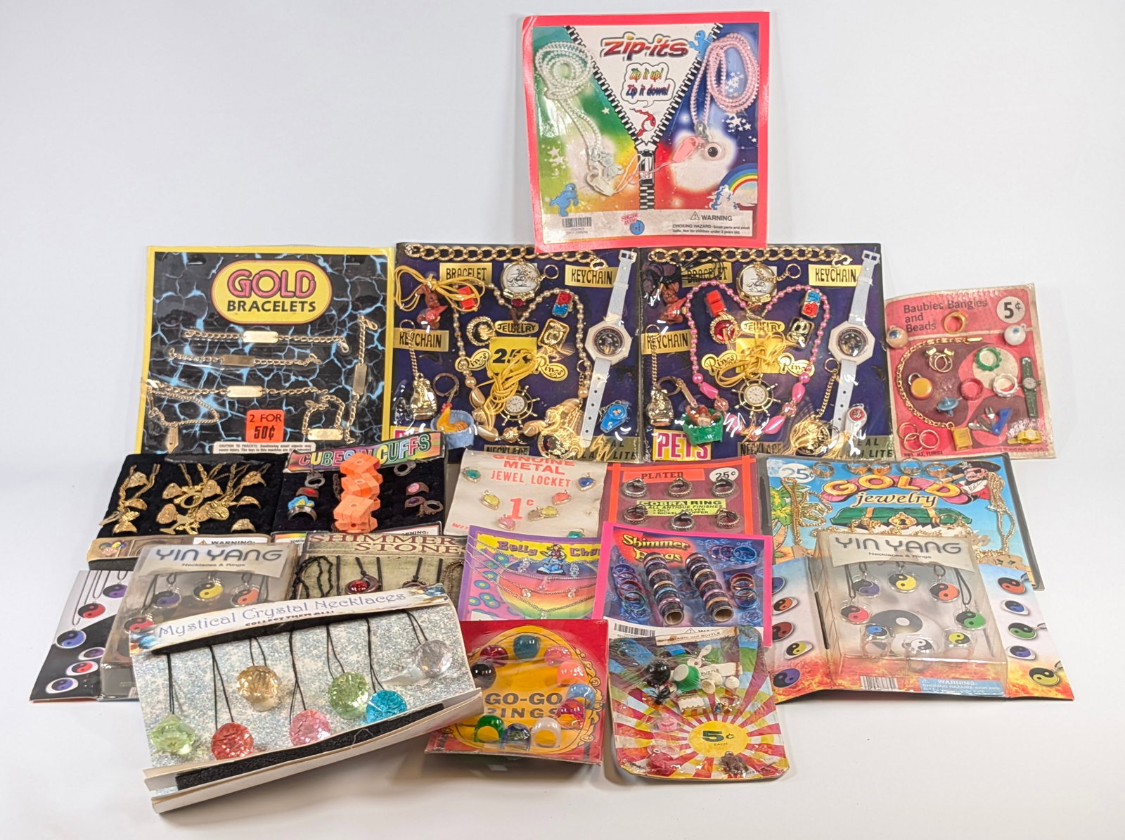 VARIOUS GUMBALL VENDING MACHINE INSERTS: ALL REMAIN IN GOOD CONDITION, SHOWING SOME TYPICAL WEAR.