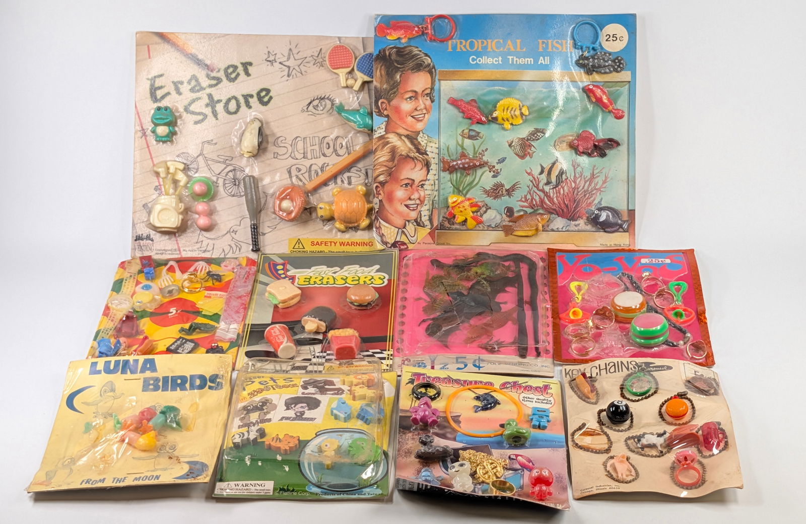 VARIOUS GUMBALL VENDING MACHINE INSERTS: ALL REMAIN IN GOOD CONDITION, SHOWING SOME TYPICAL WEAR.