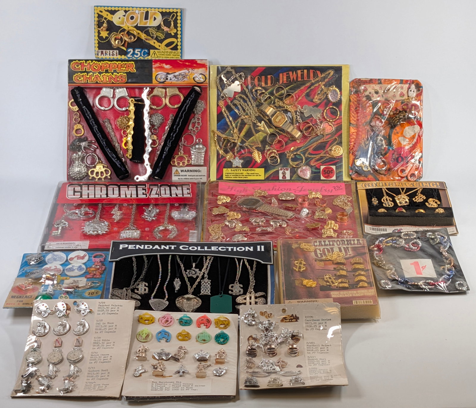 VARIOUS GUMBALL VENDING MACHINE INSERTS: ALL REMAIN IN GOOD CONDITION, SHOWING SOME TYPICAL WEAR.