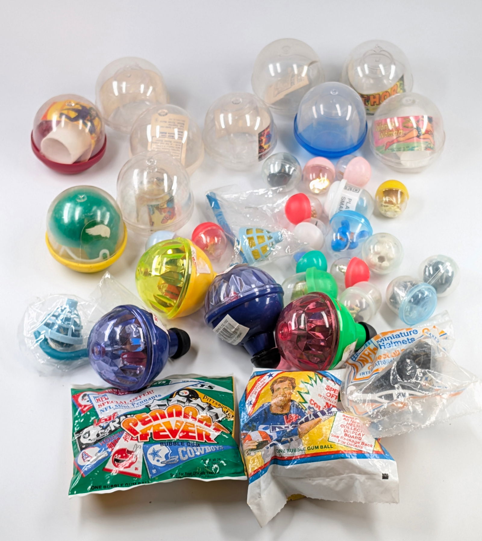 VARIOUS GUMBALL VENDING TOY PRIZES: ALL REMAIN IN GOOD CONDITION.