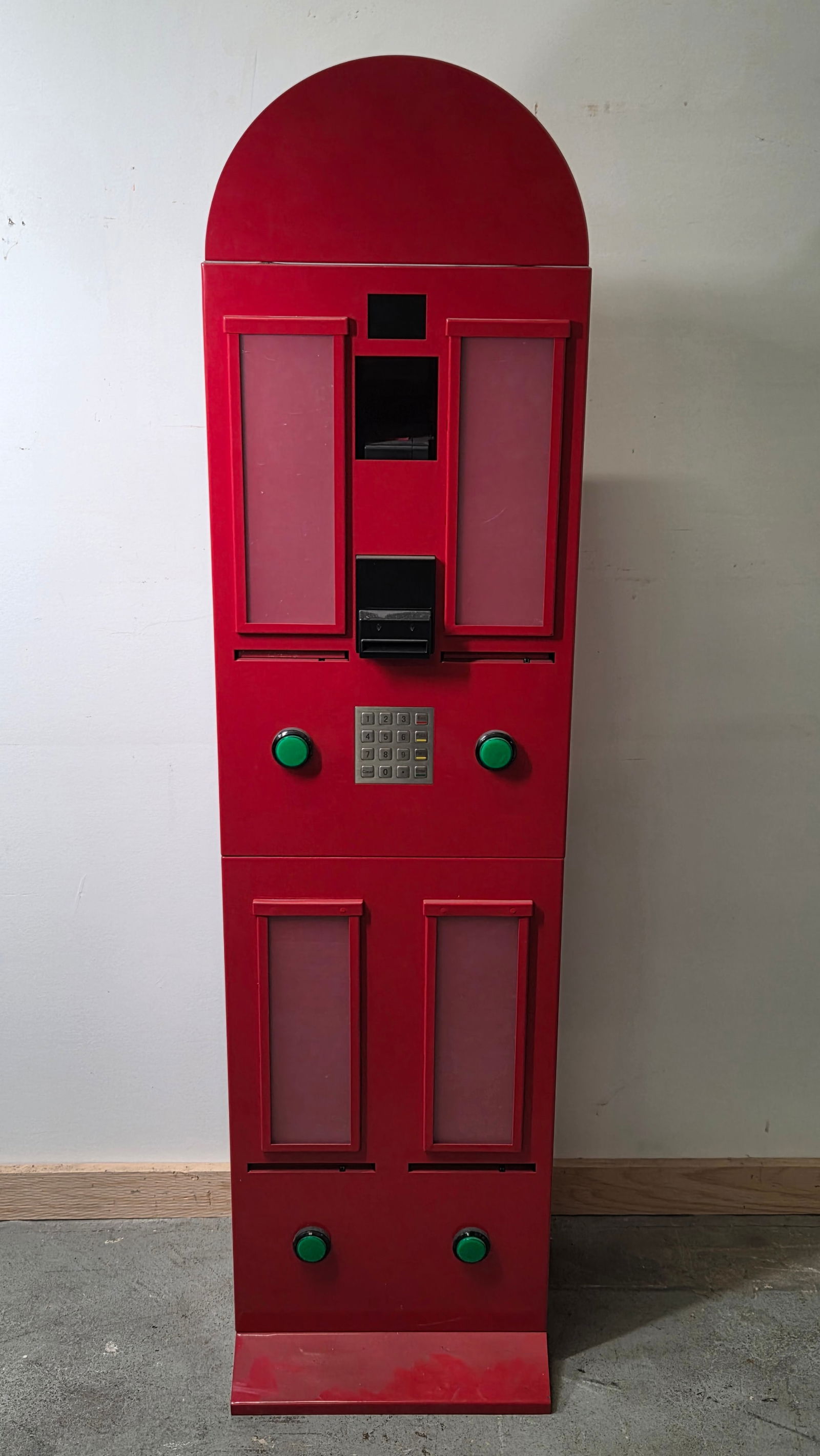 ELECTRONIC VENDING MACHINE DISPLAY: REMAINS IN GOOD CONDITION, SHOWING SOME LIGHT TYPICAL WEAR. APPEARS UNUSED. UNTESTED. **PLEASE NOTE** THIS ITEM IS NOT AVAILABLE FOR SHIPPING. LOCAL PICKUP ONLY PLEASE.