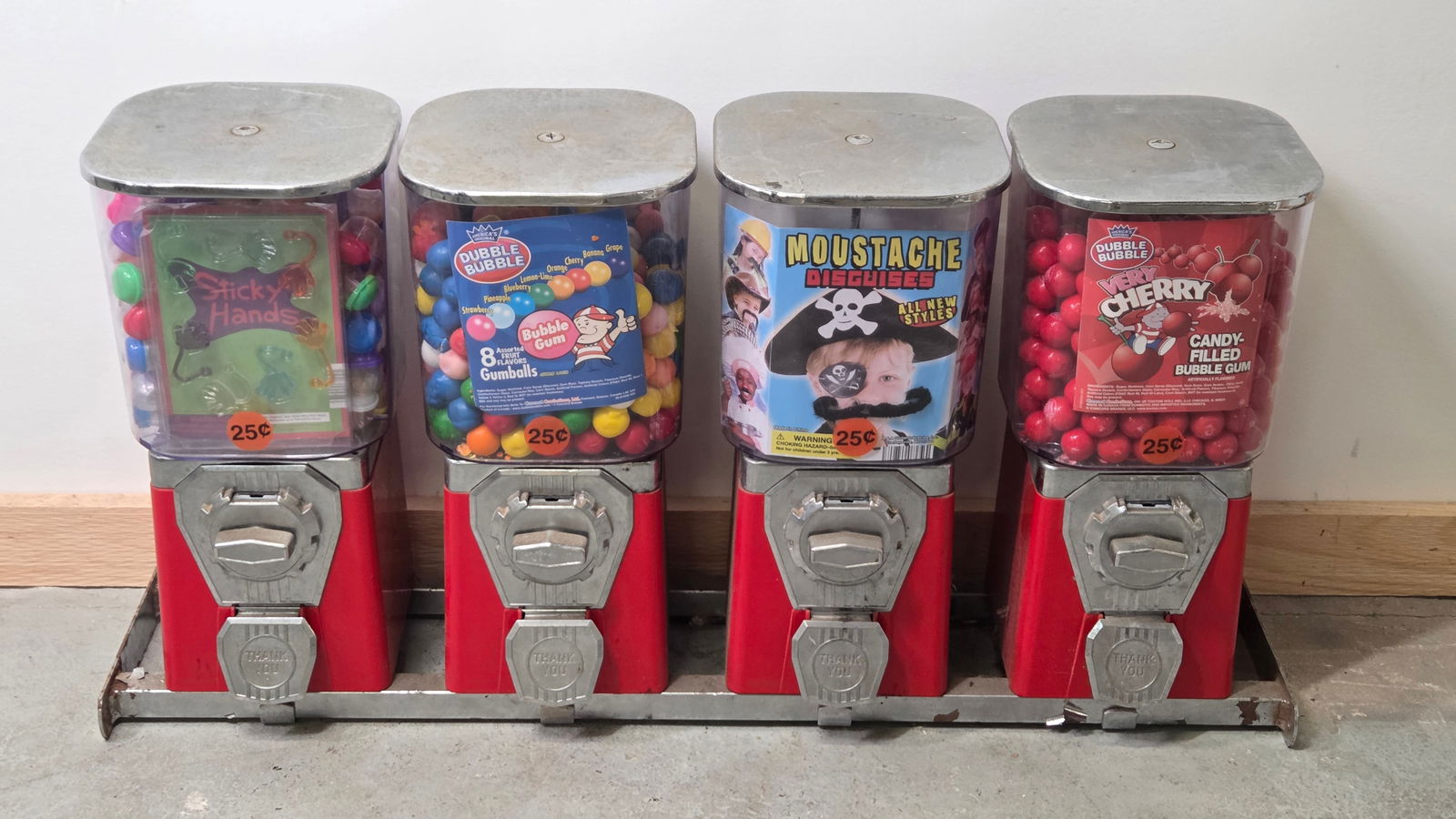 VINTAGE 4 PANEL GUMBALL VENDING MACHINE DISPLAY (1 of 6)