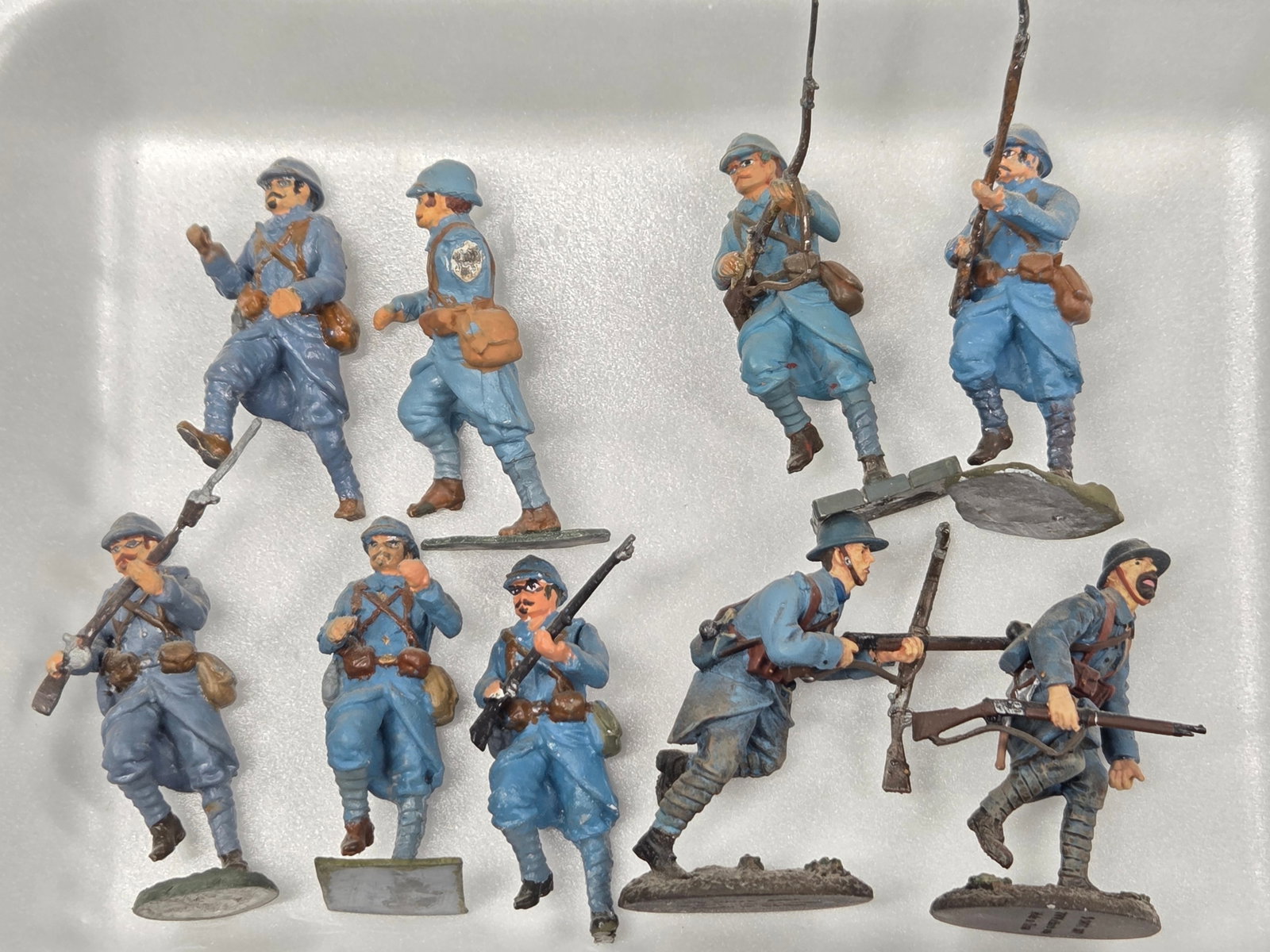 VARIOUS BRAND HAND PAINTED LEAD SOLDIERS: ALL REMAIN IN FAIR TO GOOD CONDITION, SHOWING SOME TYPICAL WEAR. DUSTY, NEEDING CLEANED.