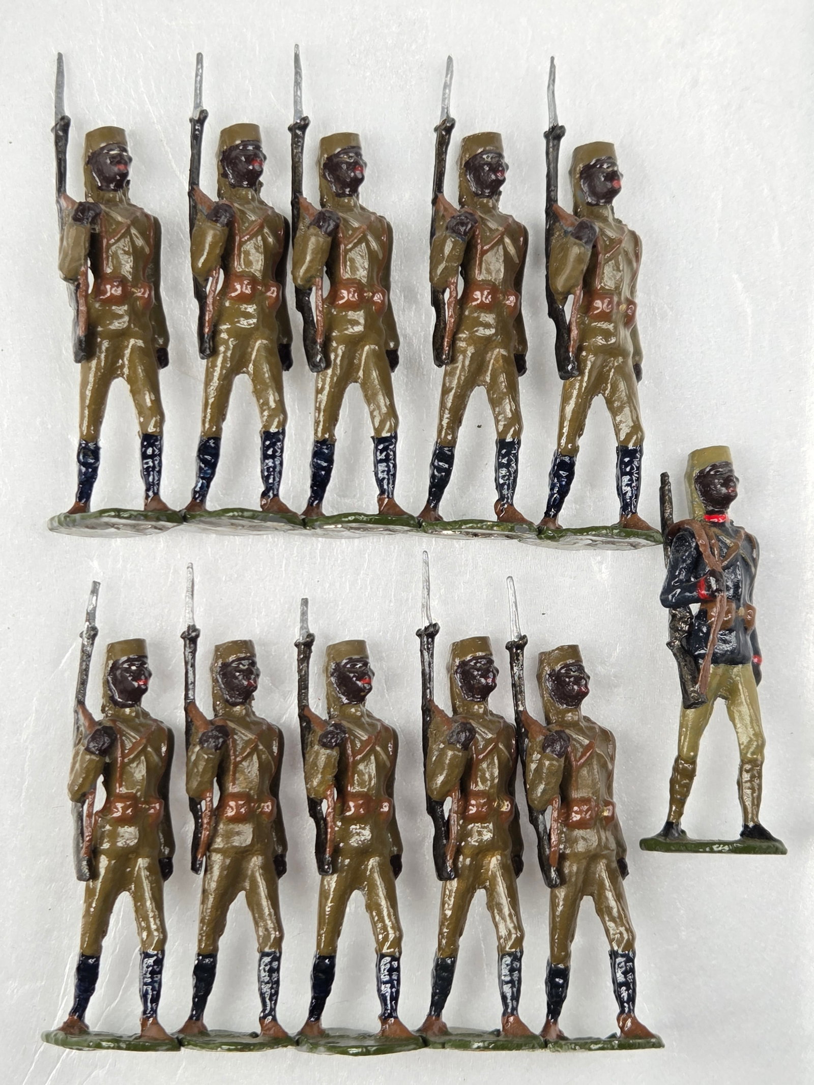 11) UNMARKED KING'S AFRICAN RIFLES: ALL REMAIN IN GOOD CONDITION, SHOWING SOME TYPICAL WEAR.