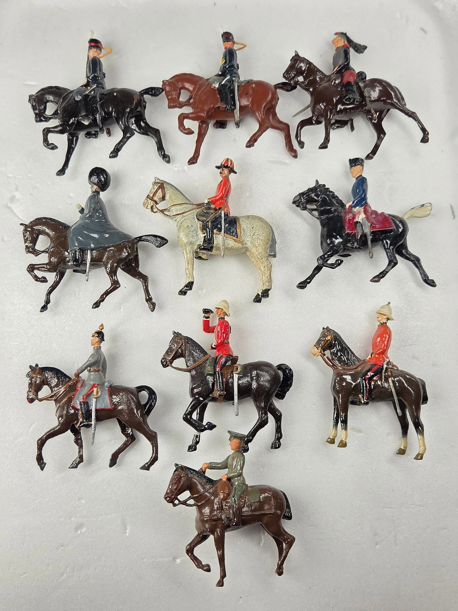 10) VARIOUS VINTAGE BRITAIN MOUNTED SOLDIERS (1 of 5)