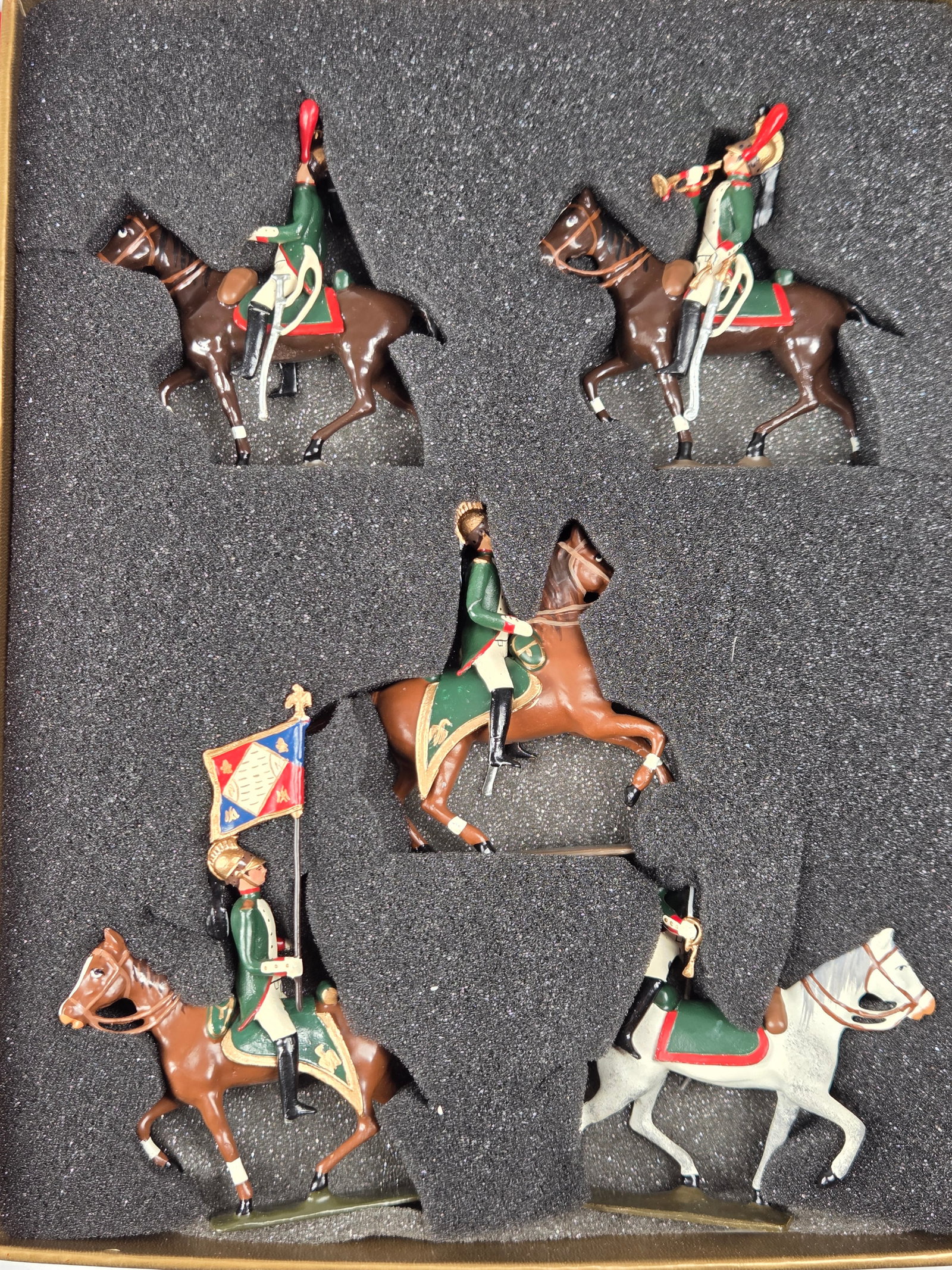 C.B.G. MIGNOT DRAGOONS OF THE GUARD SET: SET REMAINS IN VERY GOOD CONDITION WITH BOX.