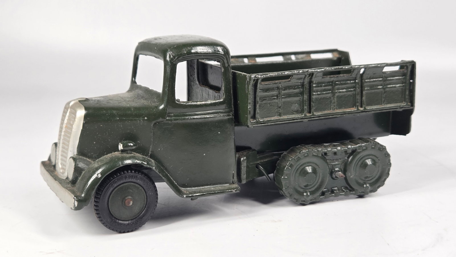VINTAGE BRITAINS LTD. ARMY COVERED LORRY (1 of 5)