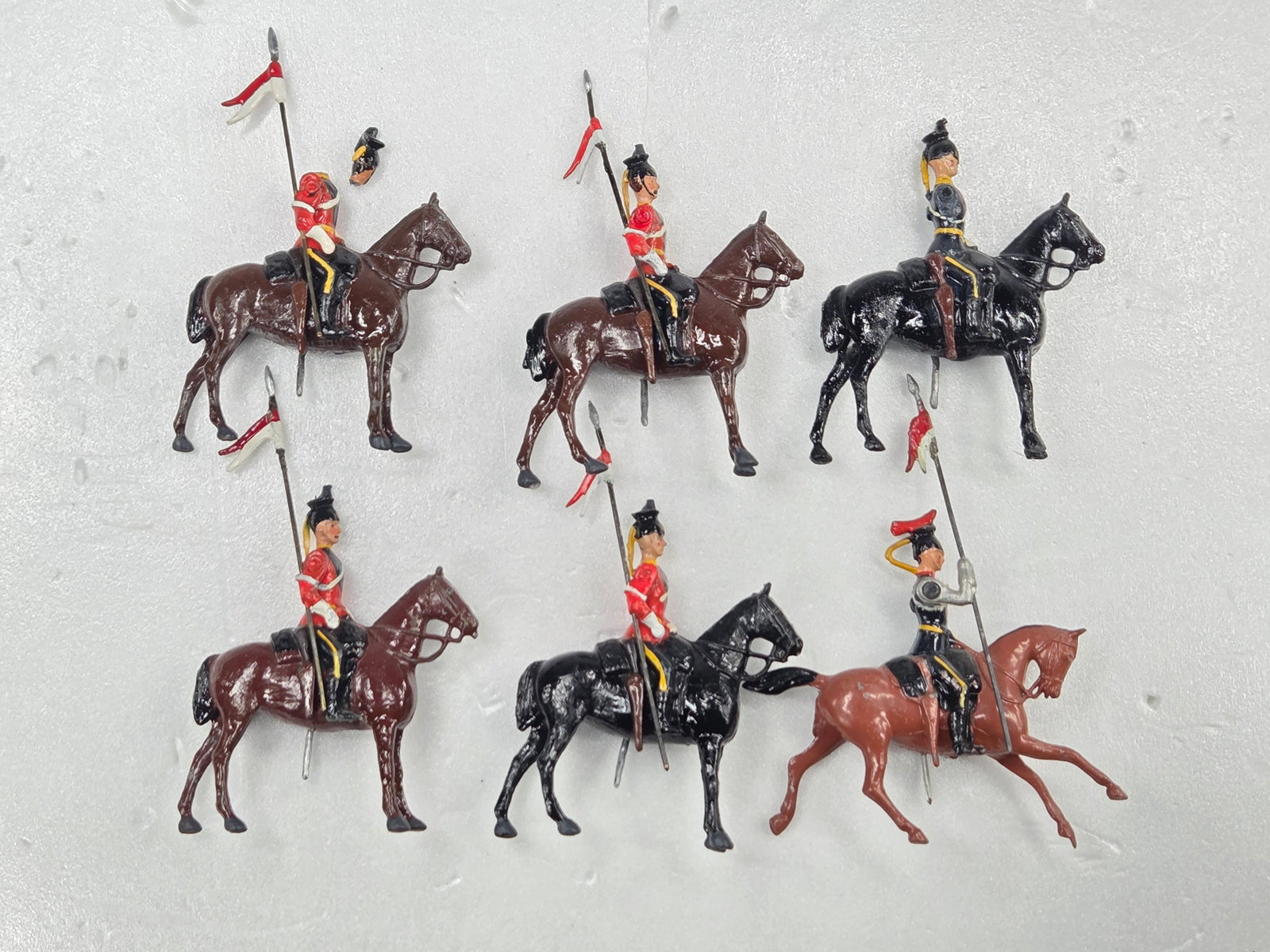 6) VARIOUS VINTAGE BRITAIN MOUNTED HUSSARS: ALL REMAIN IN FAIR TO GOOD CONDITION, SHOWING SOME TYPICAL WEAR. ONE WITH BROKEN HEAD.