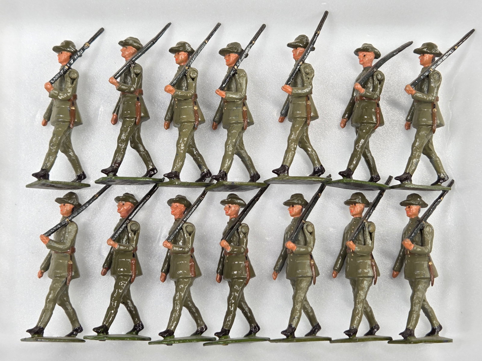 SET OF 14 VINTAGE BRITAIN AUSTRALIAN ARMY INFANTRY (1 of 4)