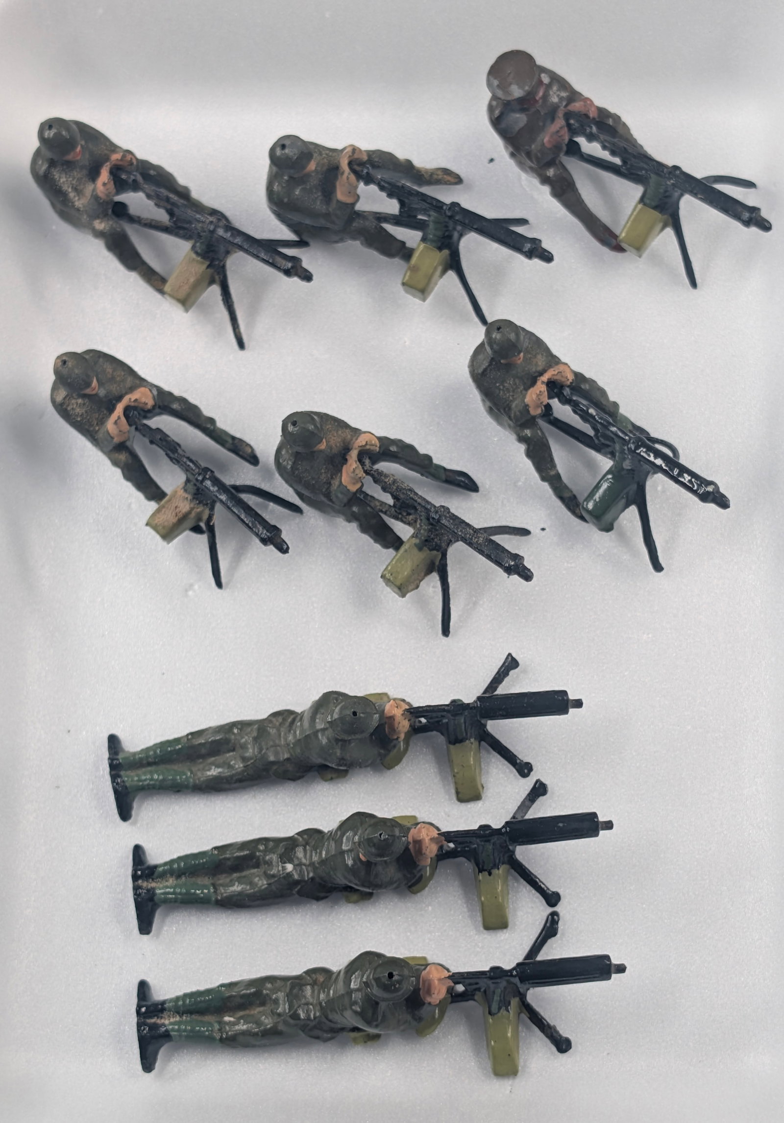 9) VINTAGE BRITAIN MACHINE GUNNERS (1 of 5)