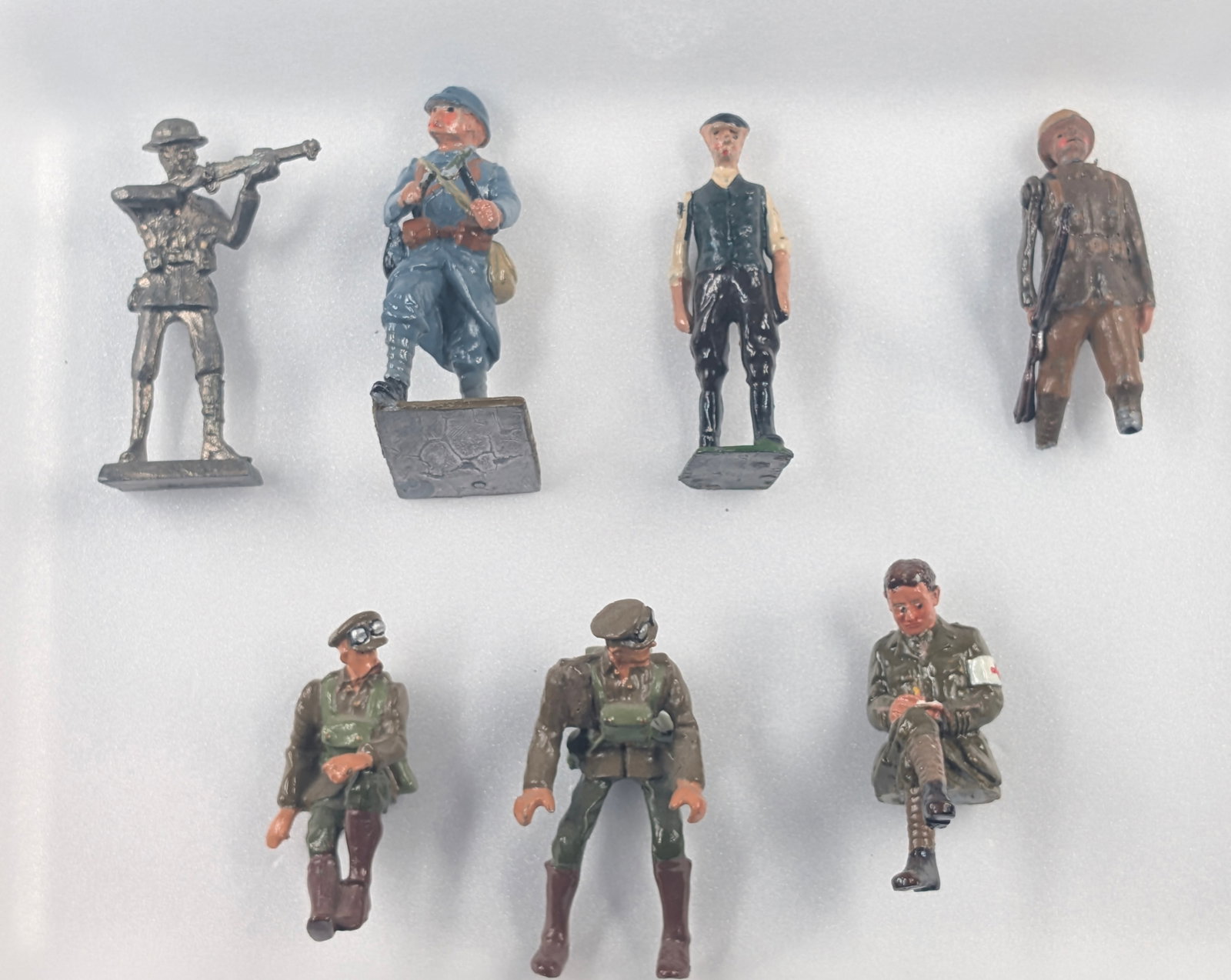 VARIOUS BRAND HAND PAINTED LEAD SOLDIERS: ALL REMAIN IN FAIR TO GOOD CONDITION, SHOWING SOME TYPICAL WEAR.