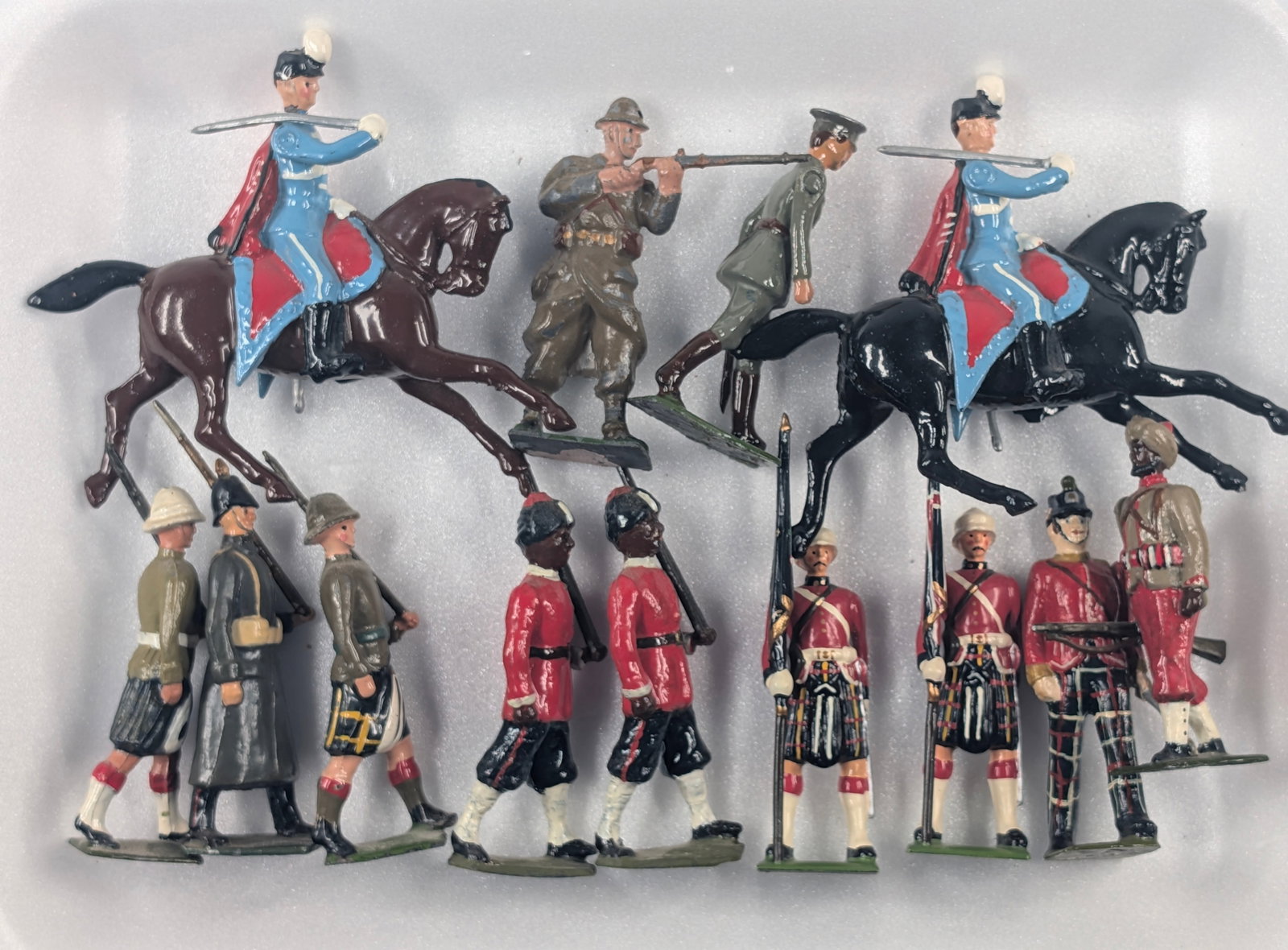 VARIOUS BRAND HAND PAINTED LEAD SOLDIERS: ALL REMAIN IN FAIR TO GOOD CONDITION, SHOWING SOME TYPICAL WEAR.