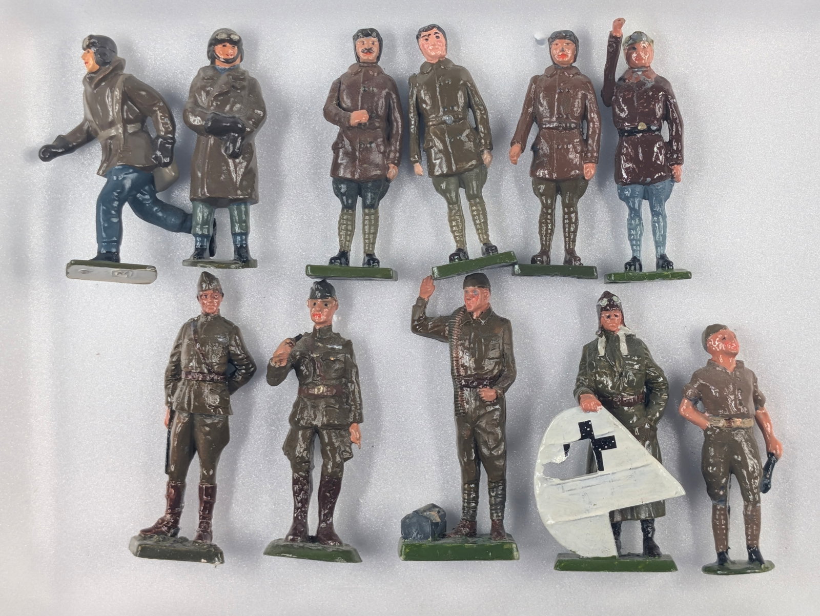VARIOUS BRAND HAND PAINTED LEAD SOLDIERS: ALL REMAIN IN FAIR TO GOOD CONDITION, SHOWING SOME TYPICAL WEAR.