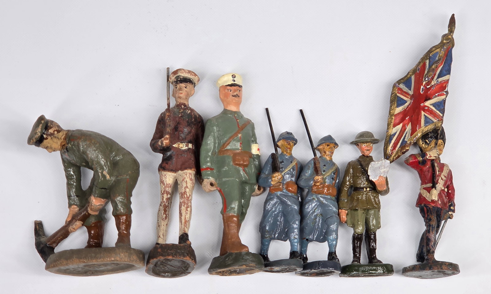 VARIOUS GERMAN ELASTOLIN COMPOSITION SOLDIERS (1 of 5)