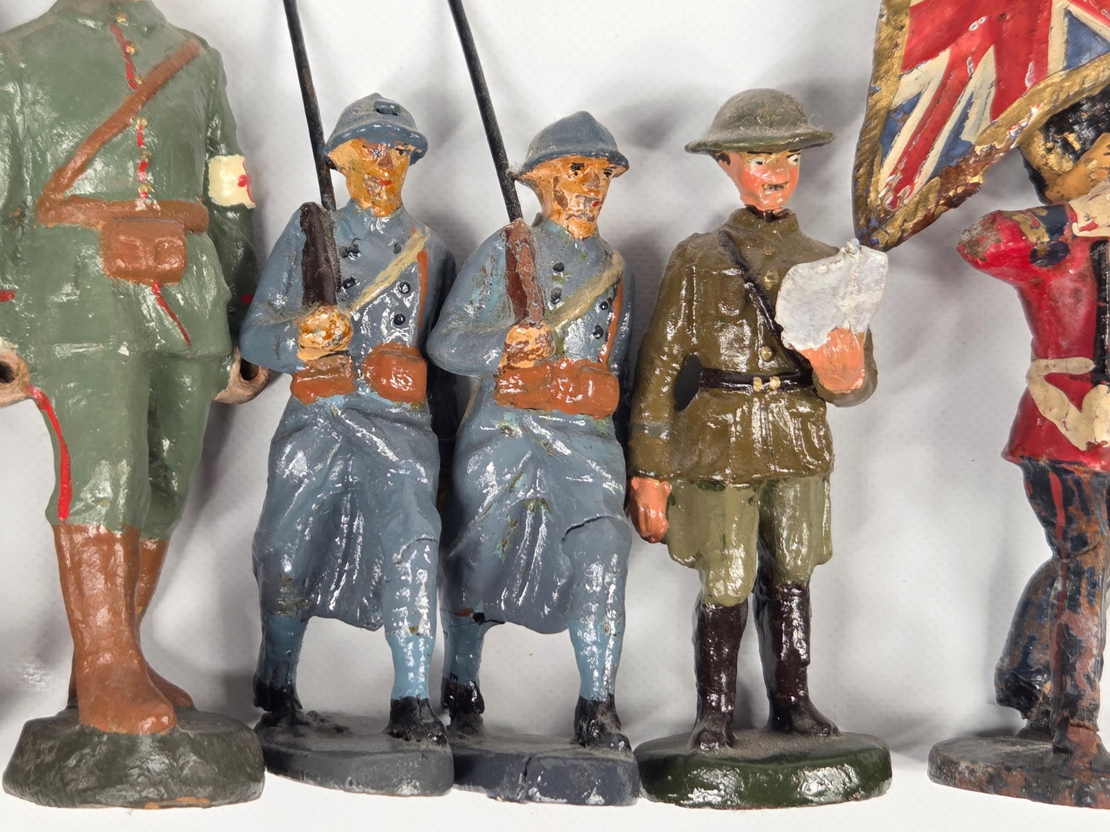 VARIOUS GERMAN ELASTOLIN COMPOSITION SOLDIERS - 3